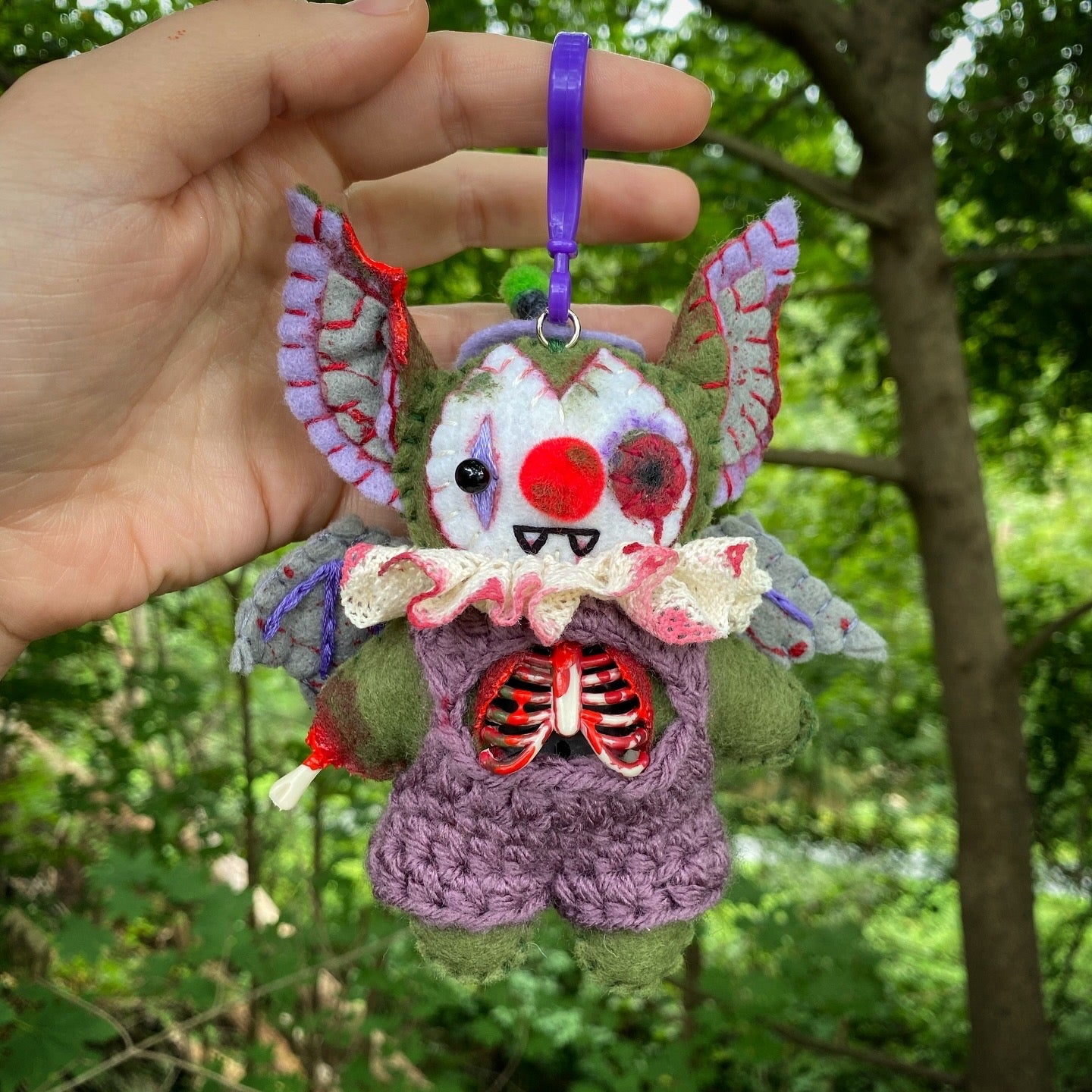 COMMISSION SLOT FOR ZOMBIE BAG CLIP
