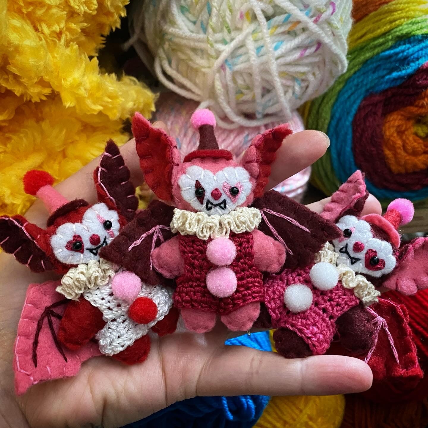 *MYSTERY* VALENTINE POCKET CLOWNS