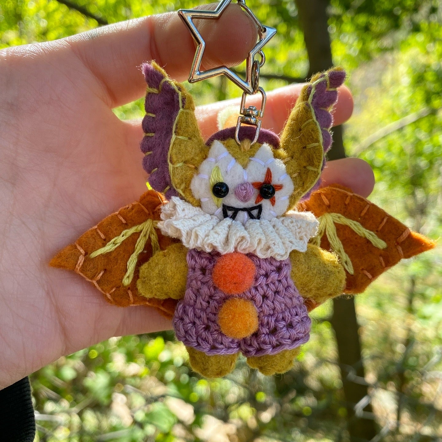 bat pocket clown clip (yellow)