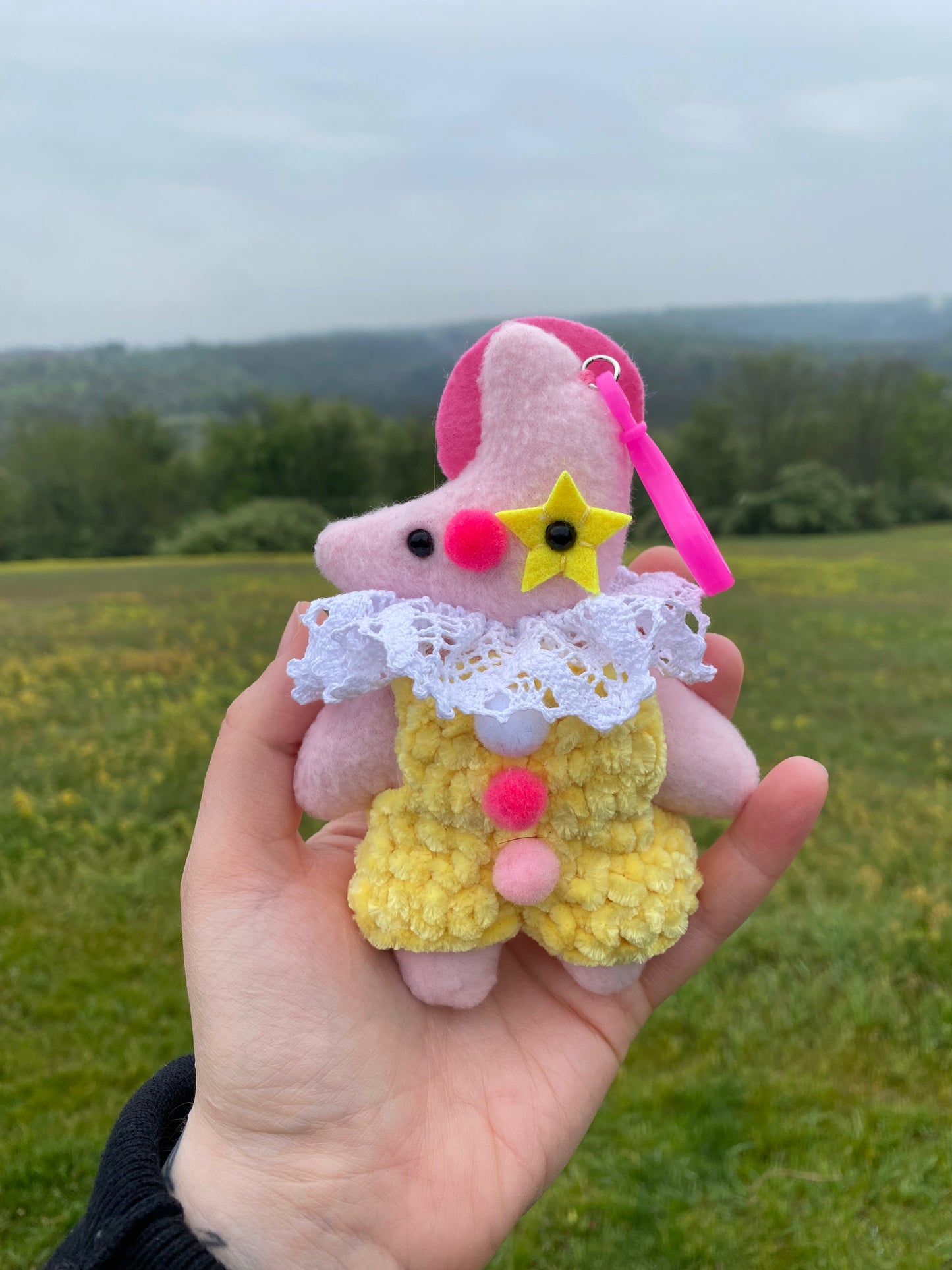 CLOWN MOON BAG CLIP (pink)