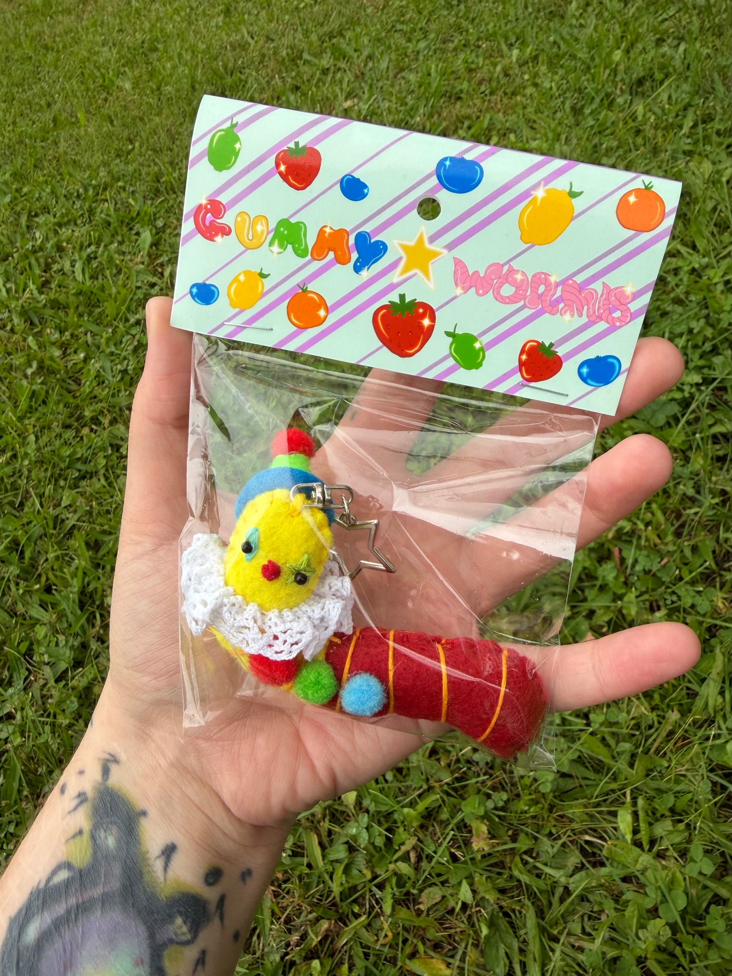 *MYSTERY* gummy clown worm clip