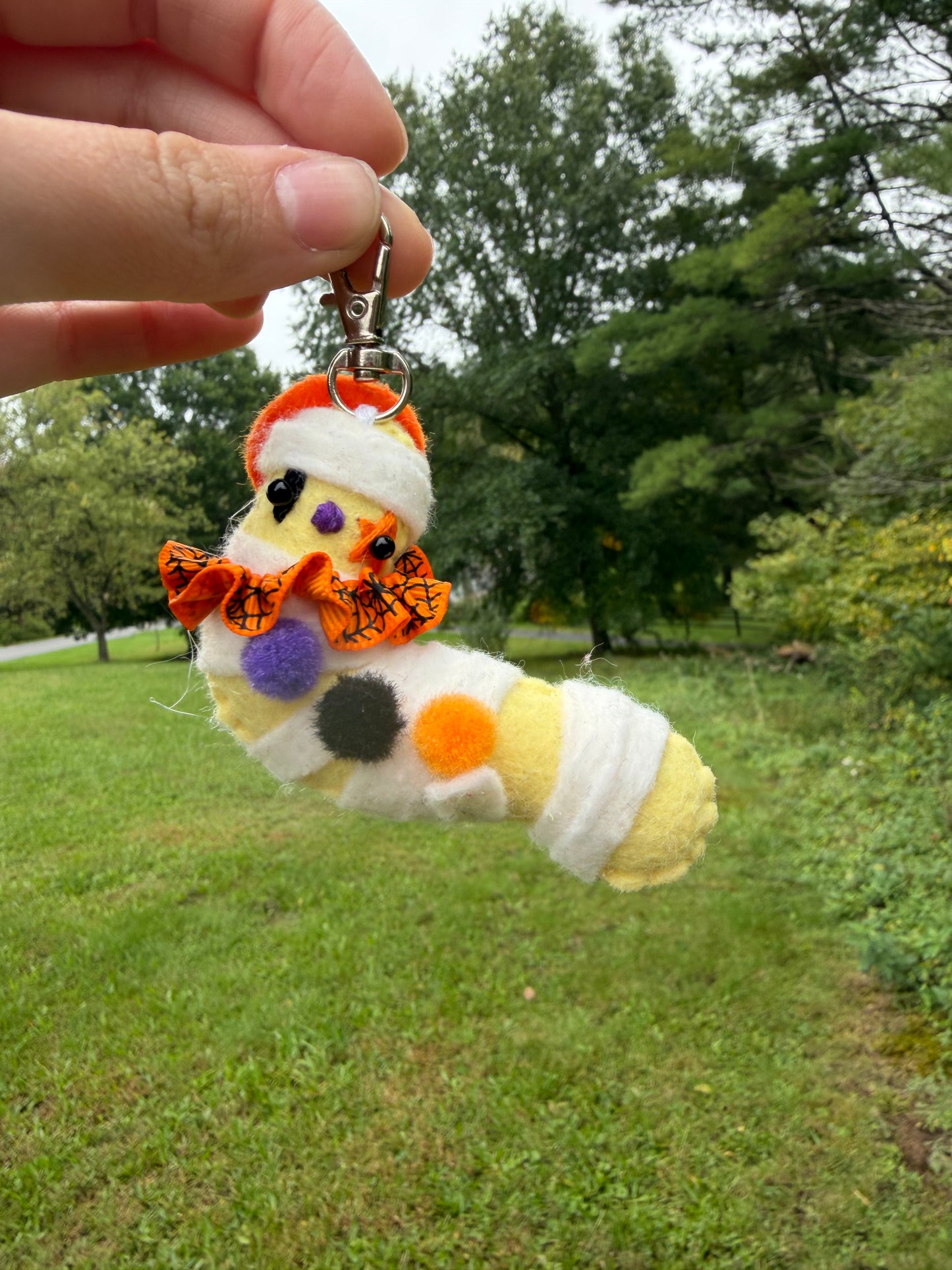 MUMMY TRICK OR TREAT CLOWN WORM (orange)