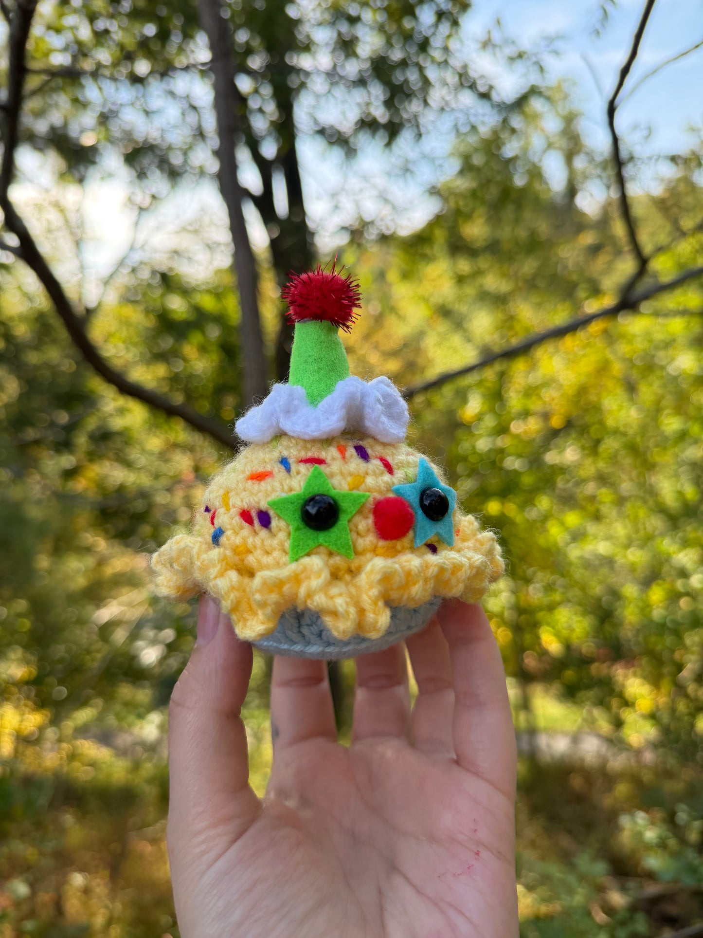 CLOWN CAKE (yellow/blue/stars)