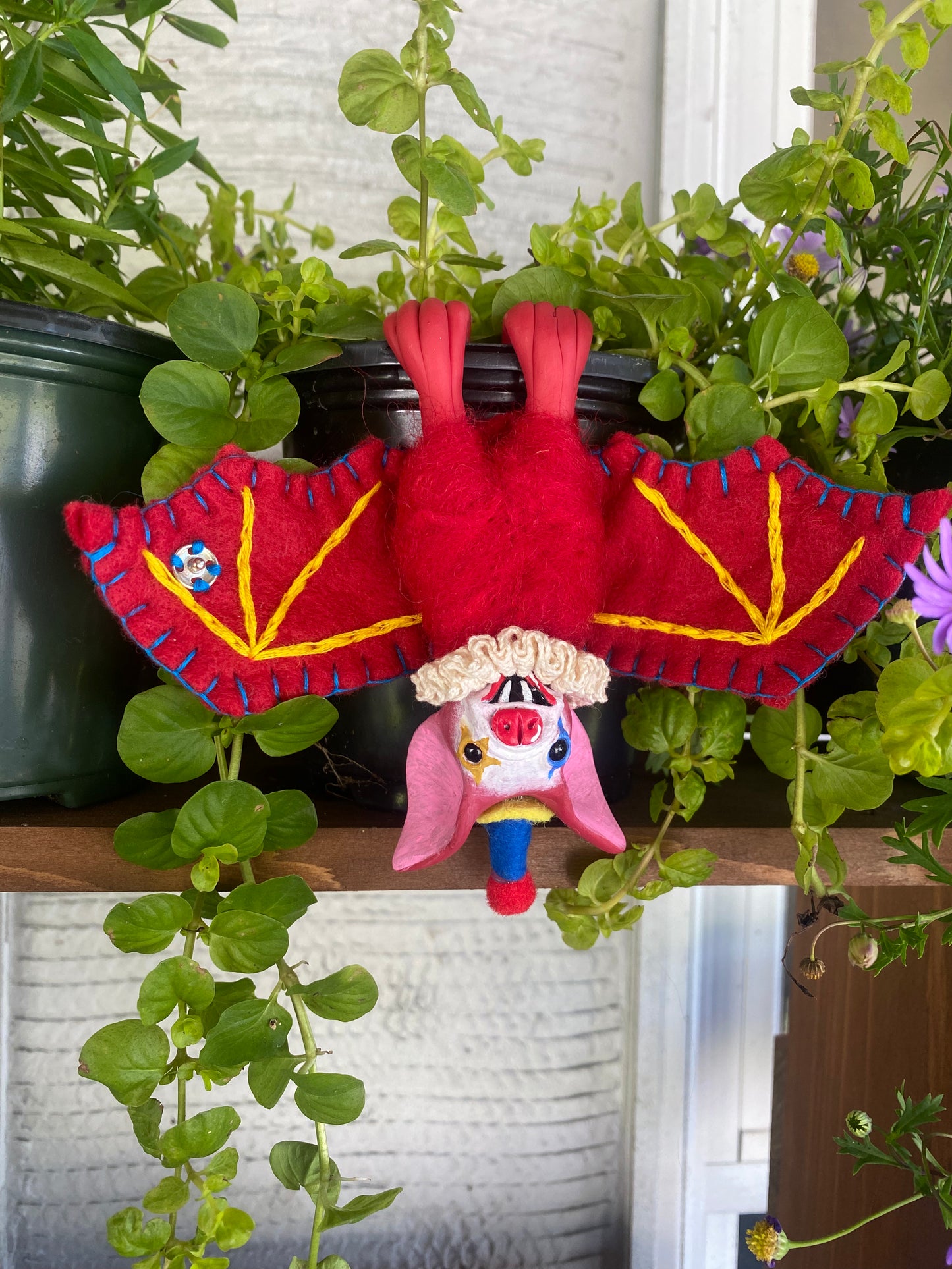 HANGING BAT (red)
