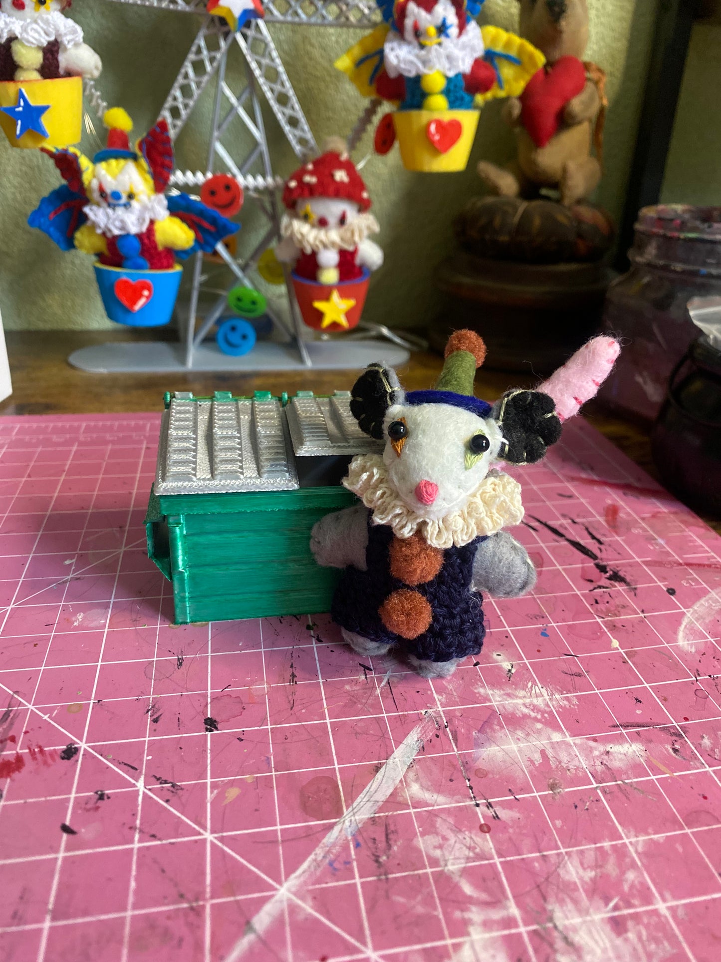 POSSUM POCKET CLOWN