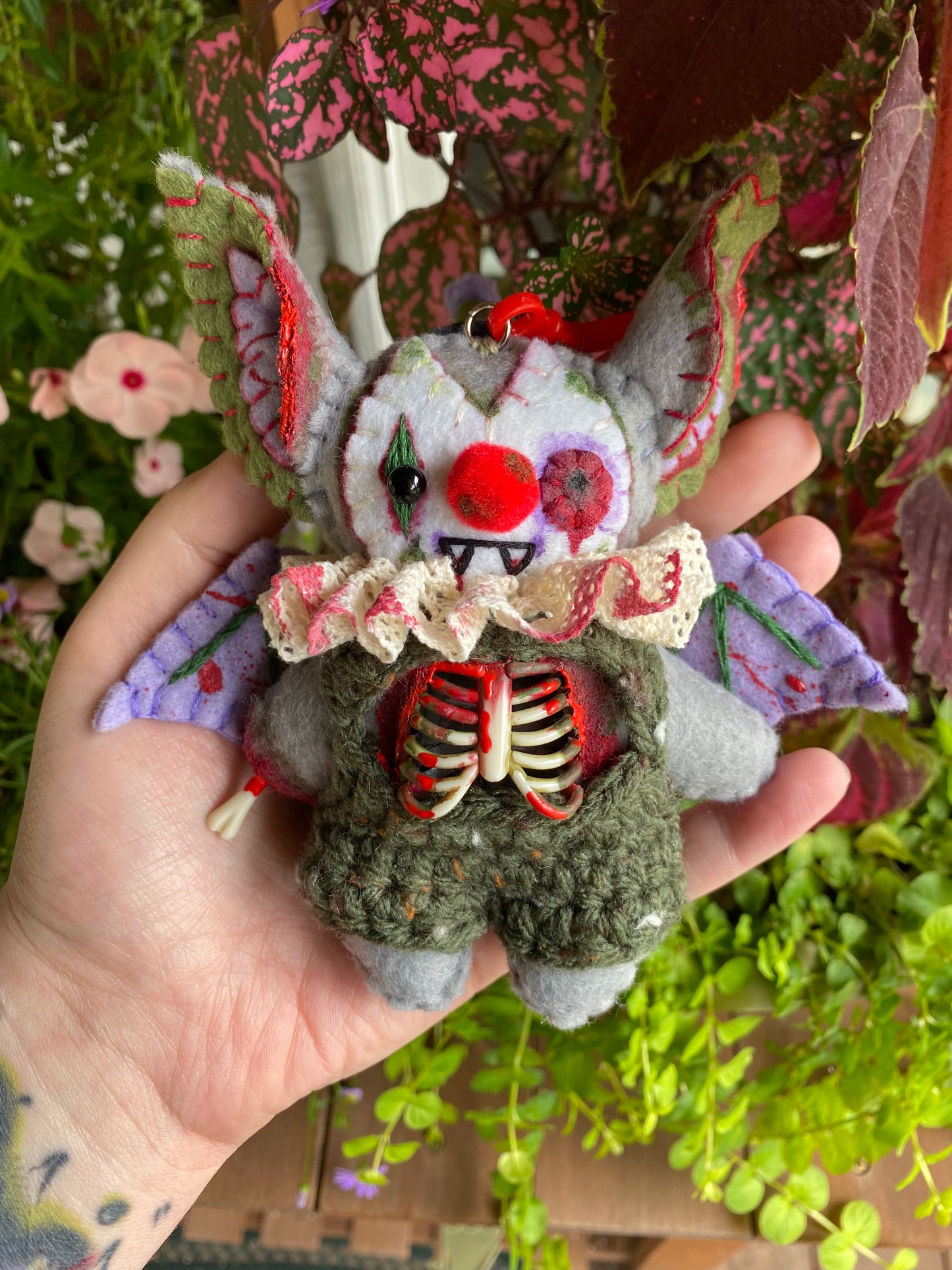 ZOMBIE CLOWN BAG CLIP (grey)