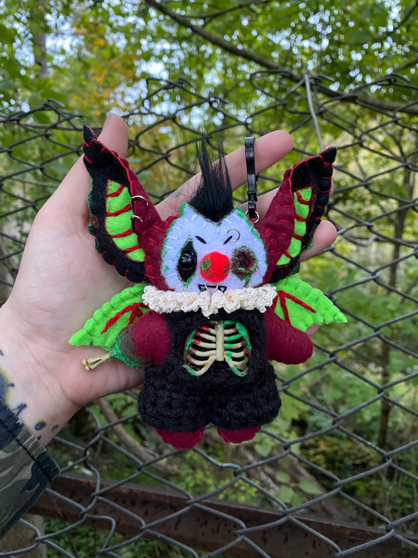 ZOMBIE BAG CLIP (red)