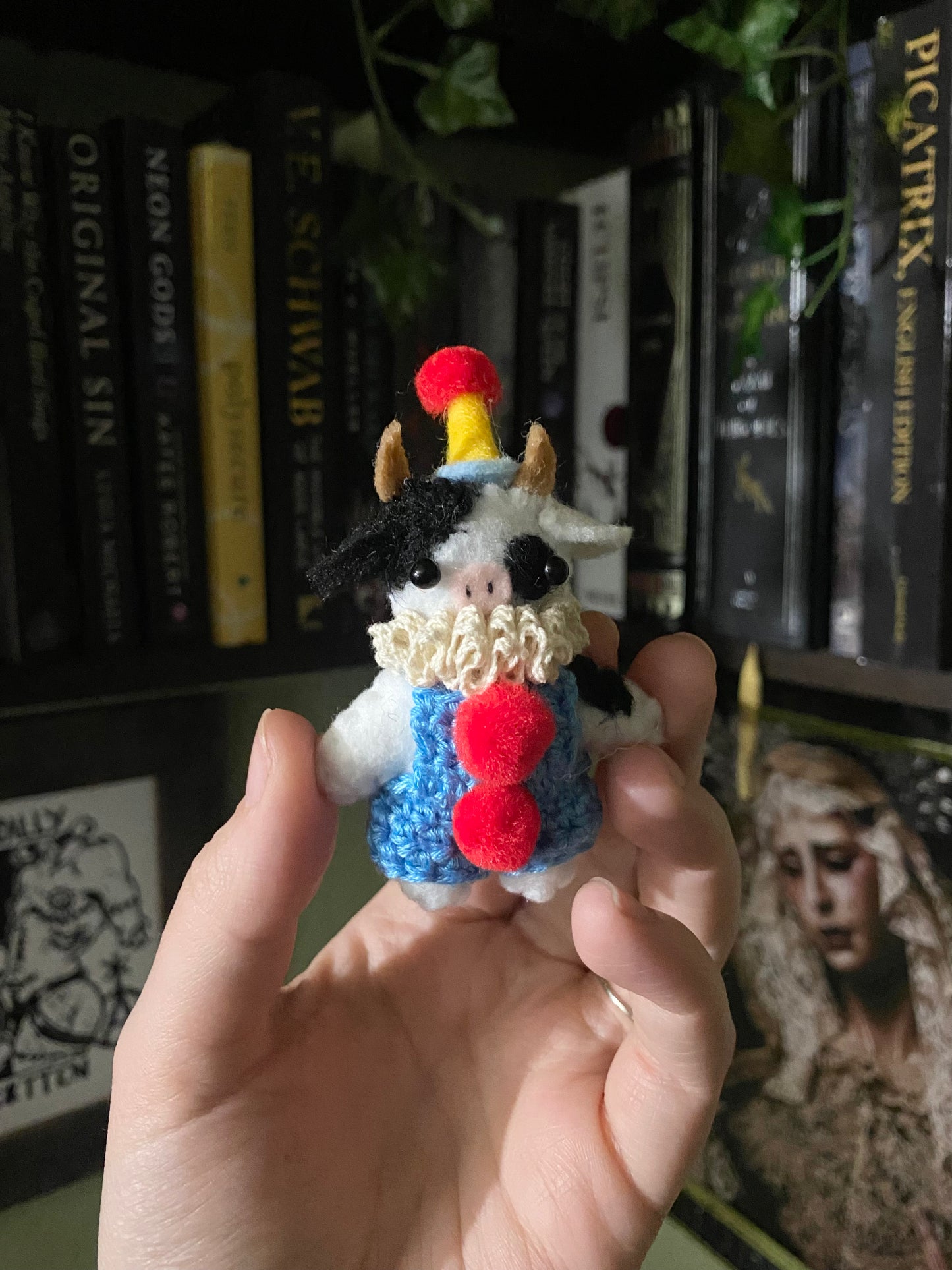 POCKET CLOWN- COW (blue yellow red)