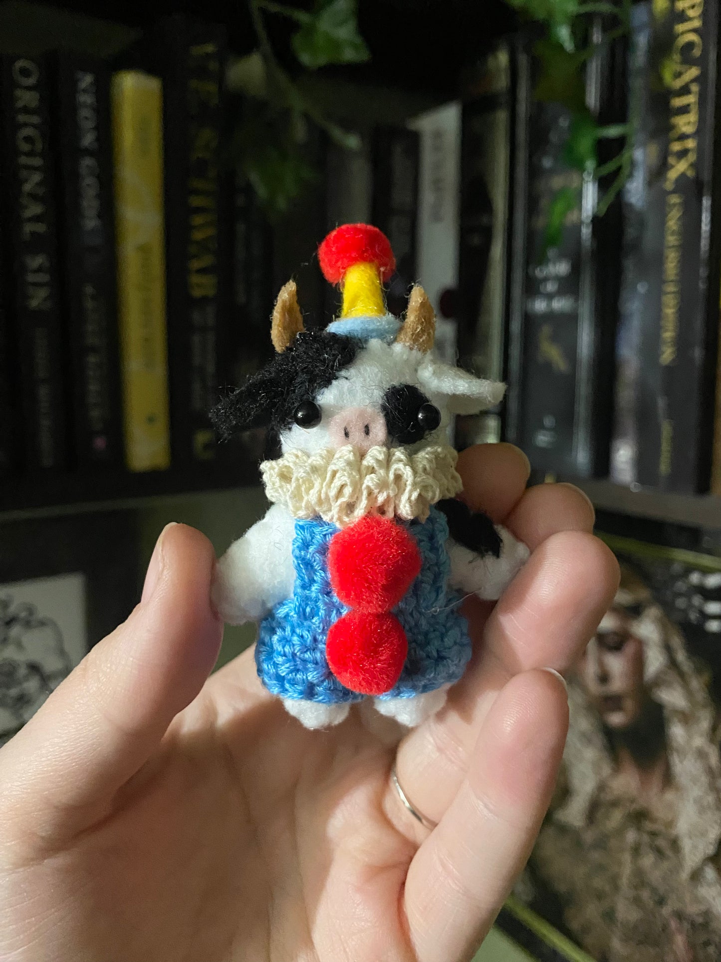 POCKET CLOWN- COW (blue yellow red)