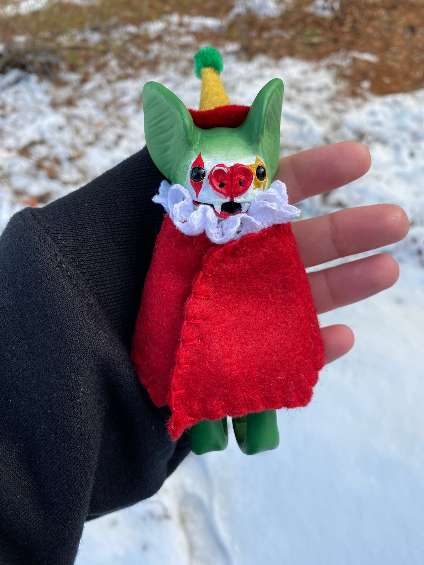 LARGE HANGING BAT (green/red)