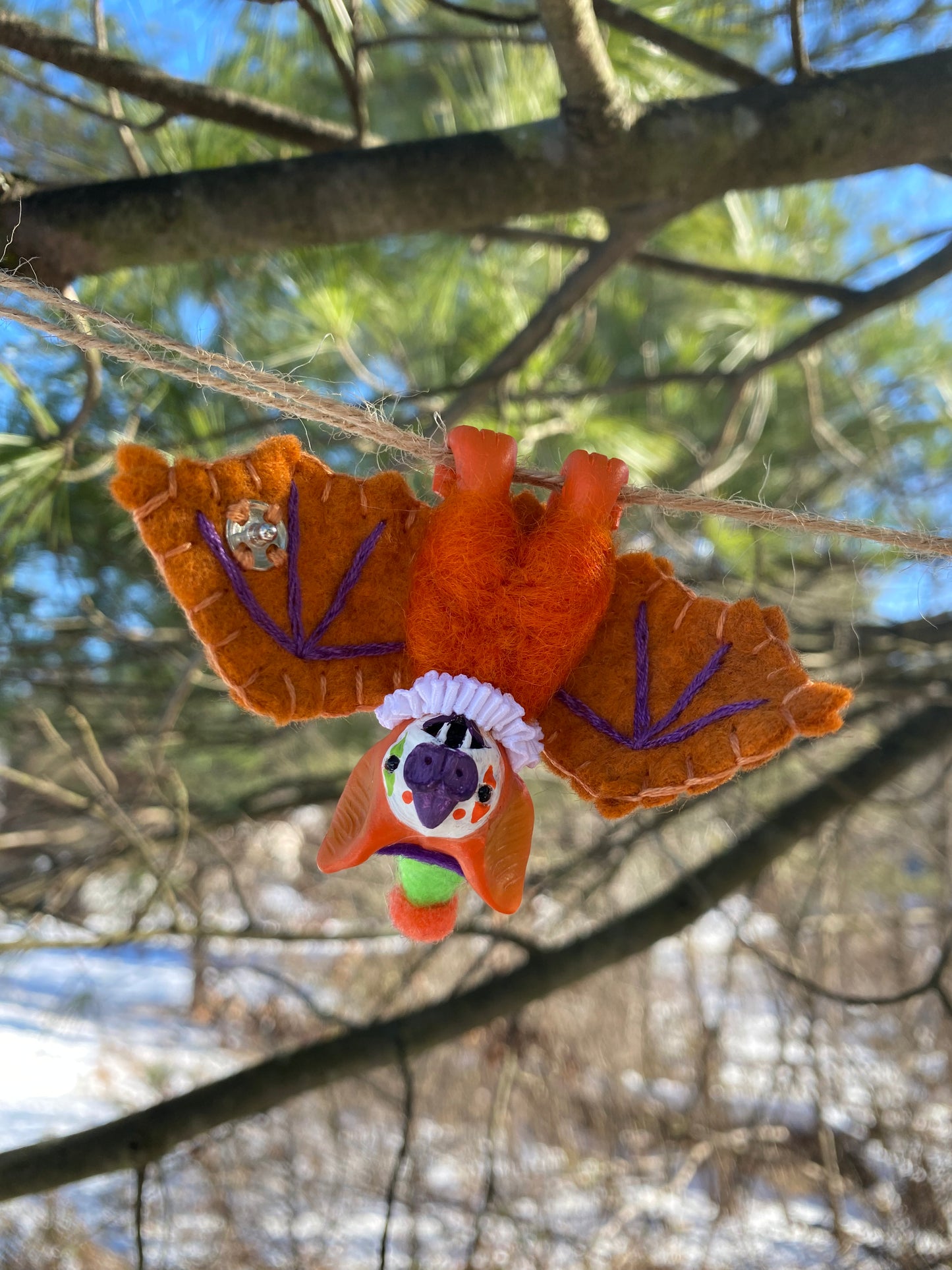 MINI HANGING BAT (orange)
