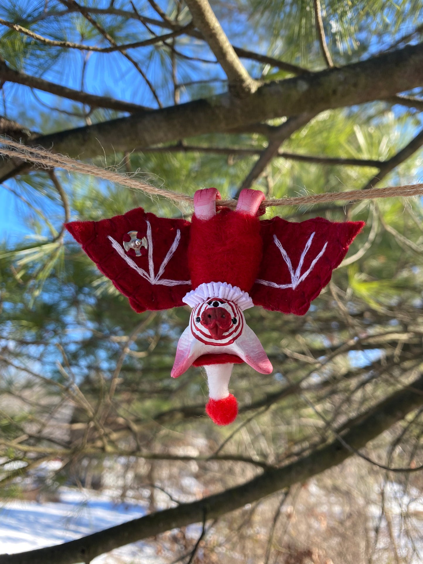 MINI HANGING BAT (peppermint swirl)