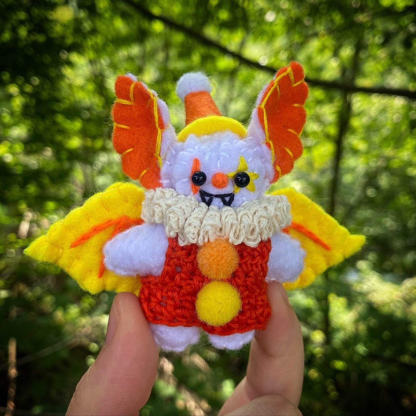 CANDY CORN POCKET CLOWN (white)