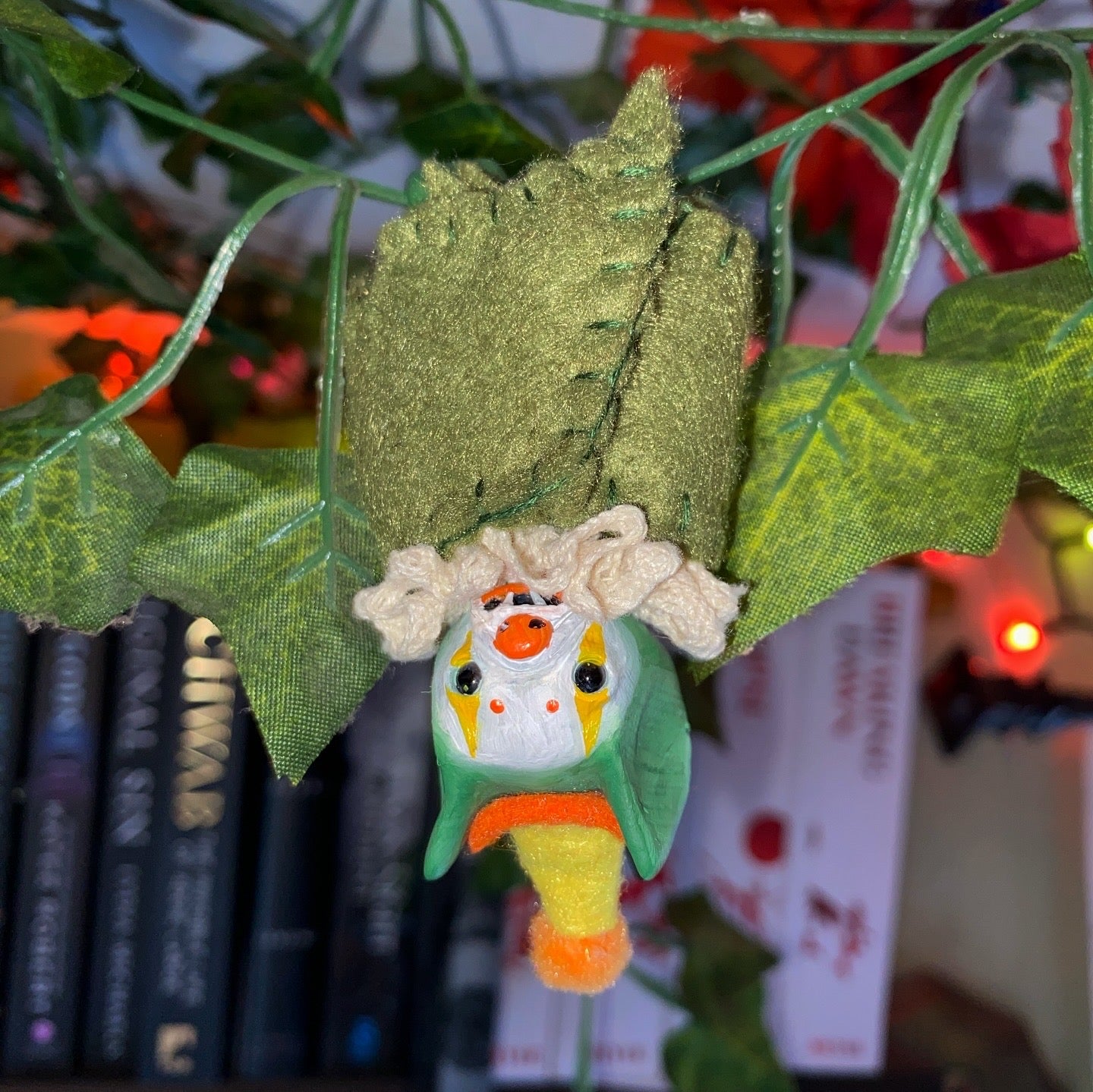 HANGING BAT/PAINTED COFFIN (green)