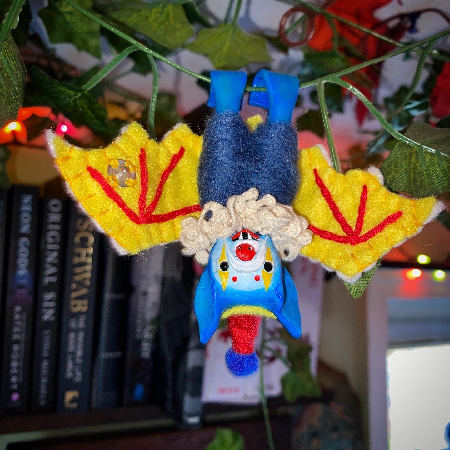 HANGING BAT/PAINTED COFFIN (blue)
