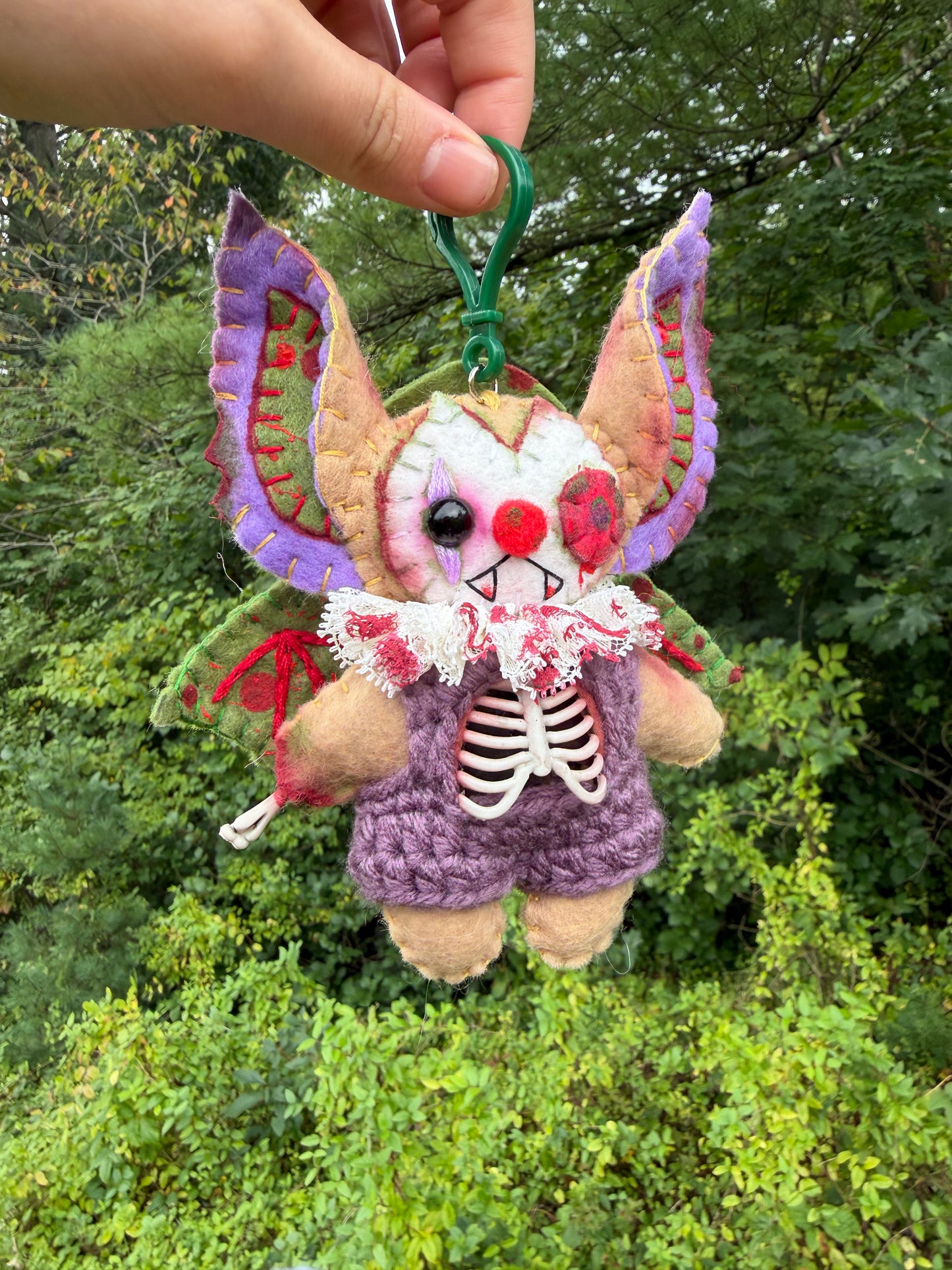 ZOMBIE CLOWN BAG CLIP (tan)