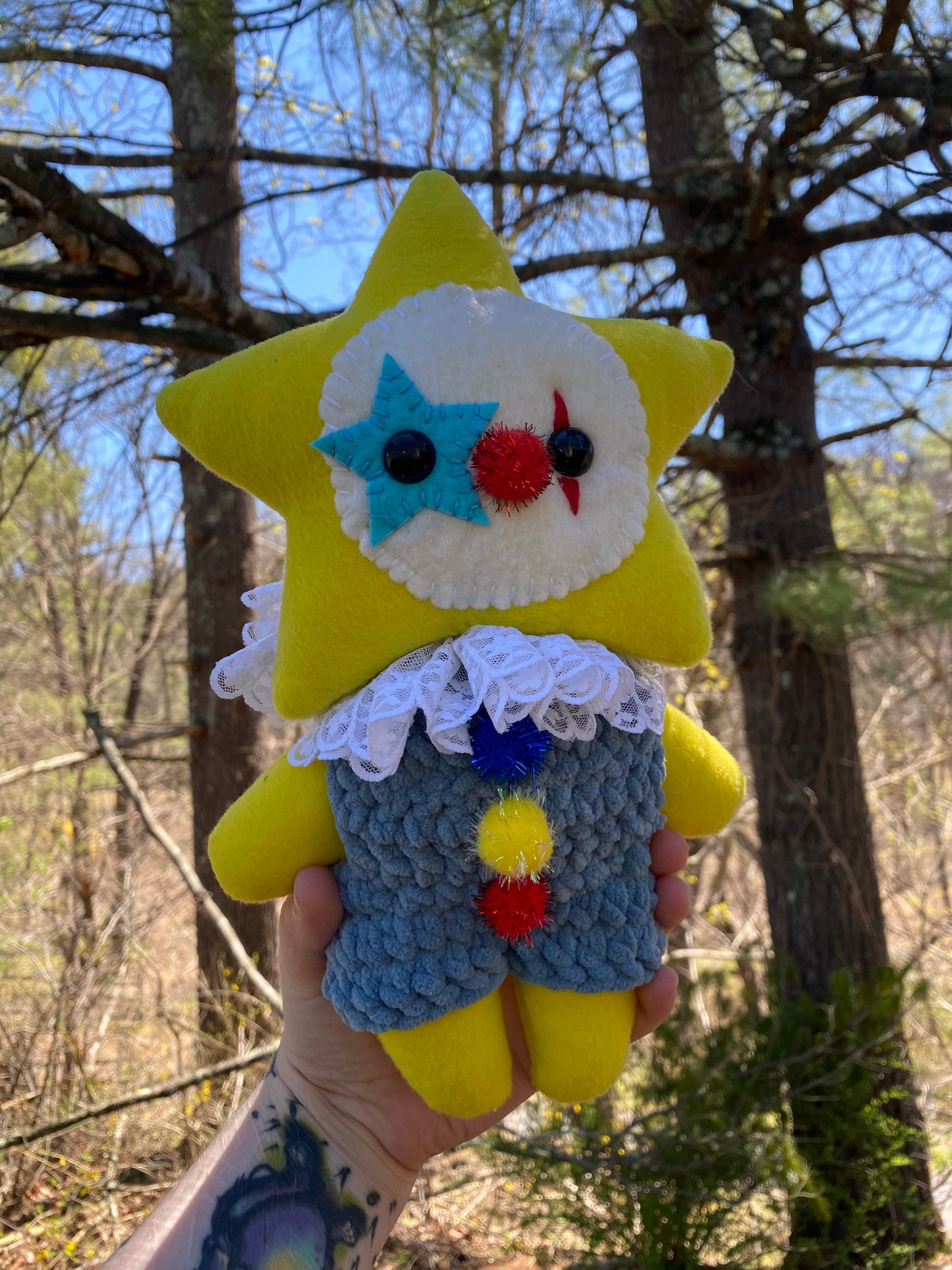 XL CLOWN STAR PLUSH (yellow)
