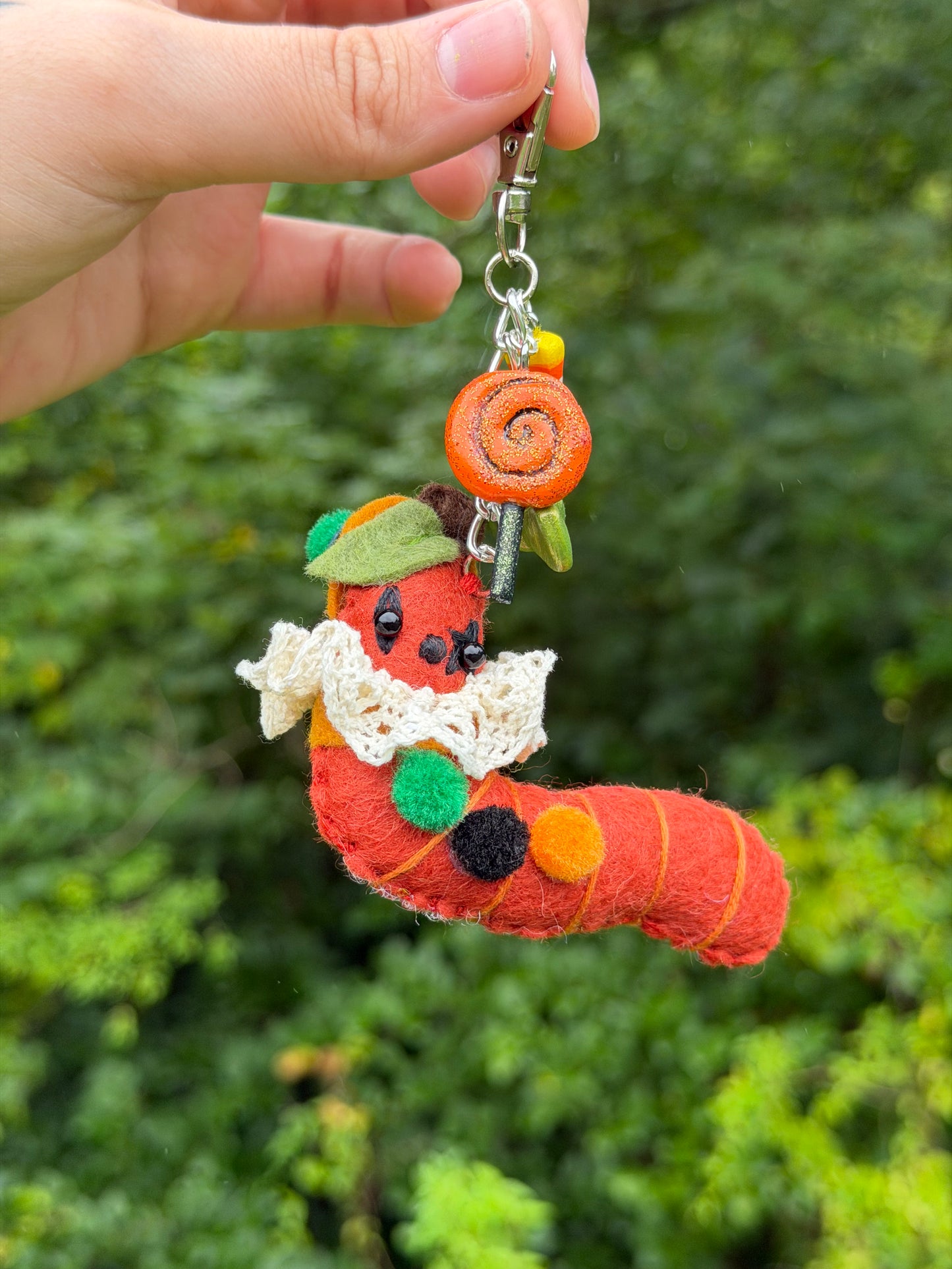 TRICK-OR-TREAT CLOWN WORM CLIP (jack-o-lantern)
