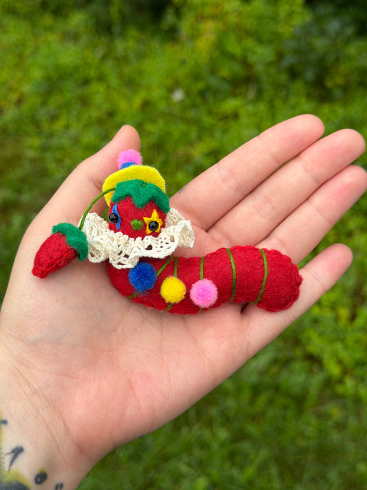 PIN CUSHION CLOWN WORM (no pins/A)