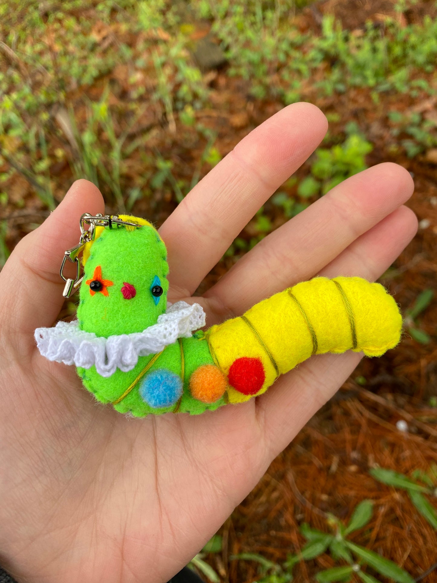 Clown gummy worm clip (lime/yellow)