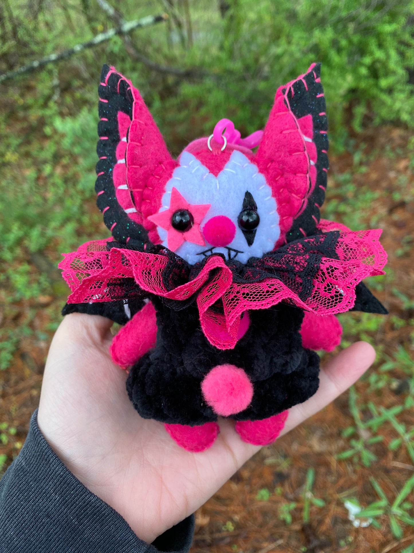 Bat bag clip (pink/black)