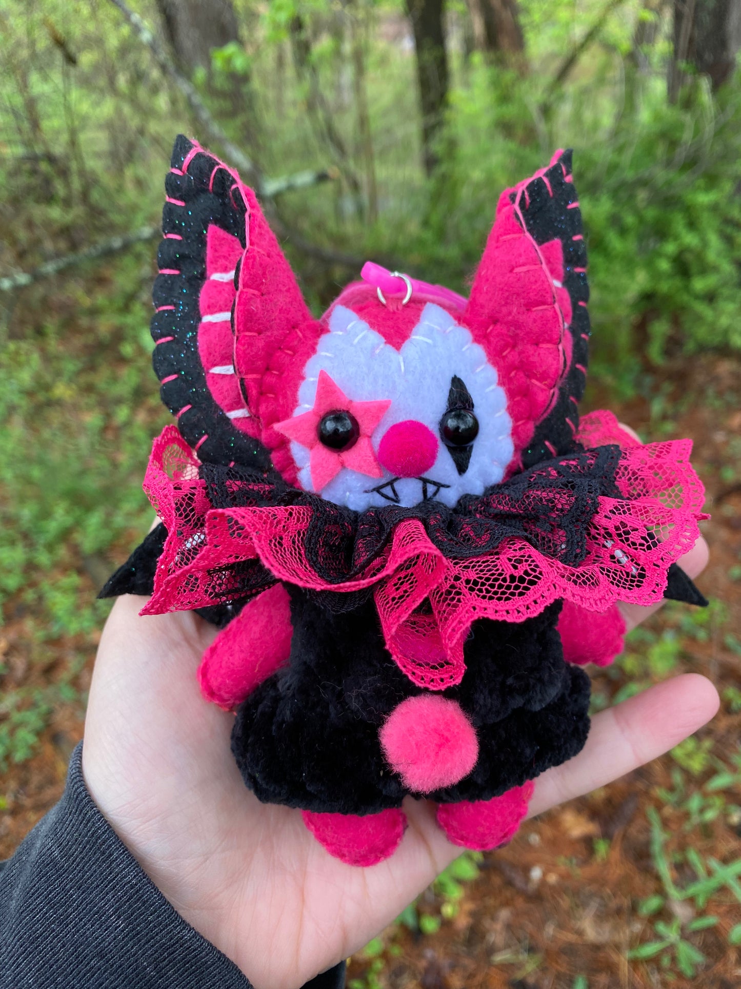 Bat bag clip (pink/black)