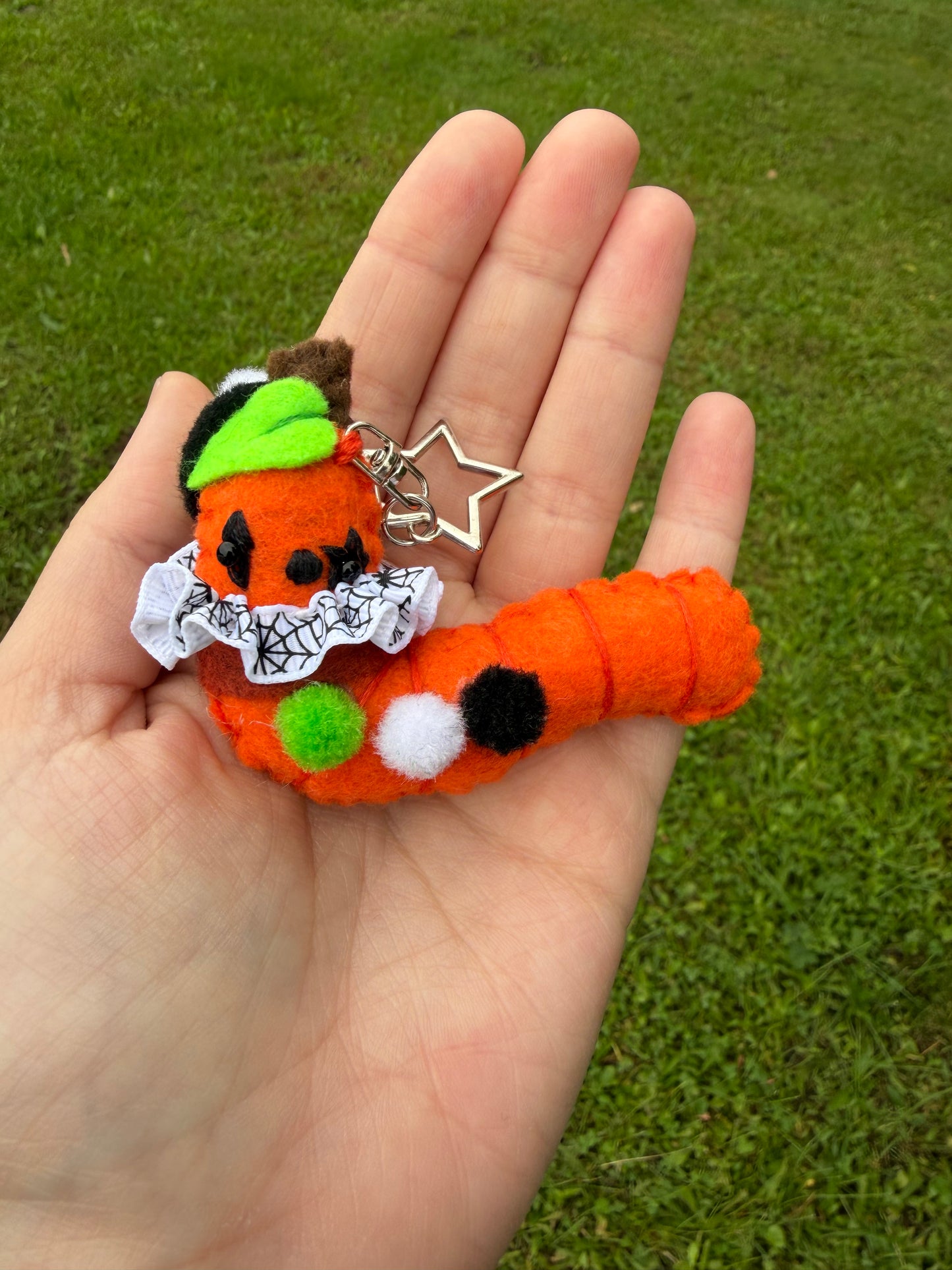 JACK-O-LANTERN TRICK OR TREAT WORM (orange)