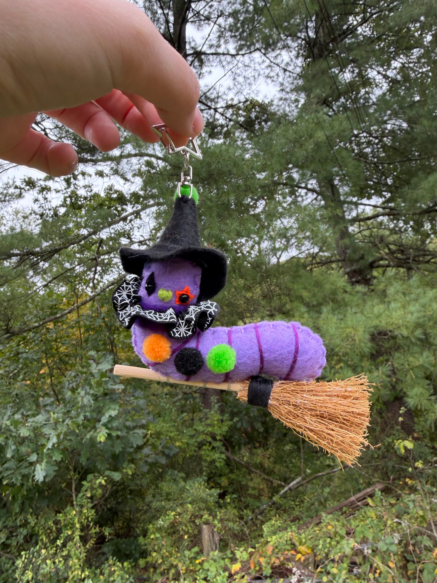 WITCH TRICK OR TREAT CLOWN WORM (purple/black)