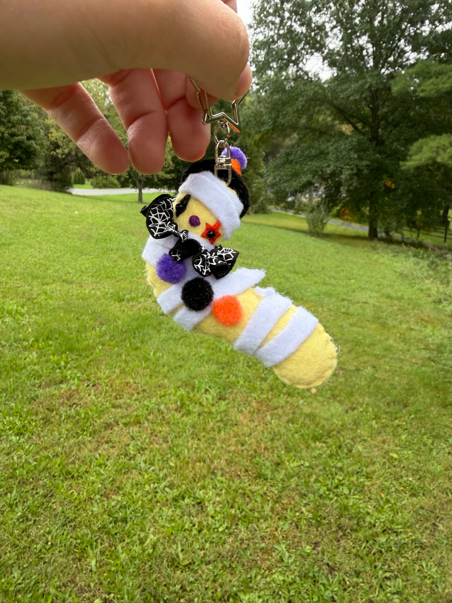 MUMMY TRICK OR TREAT CLOWN WORM (black)