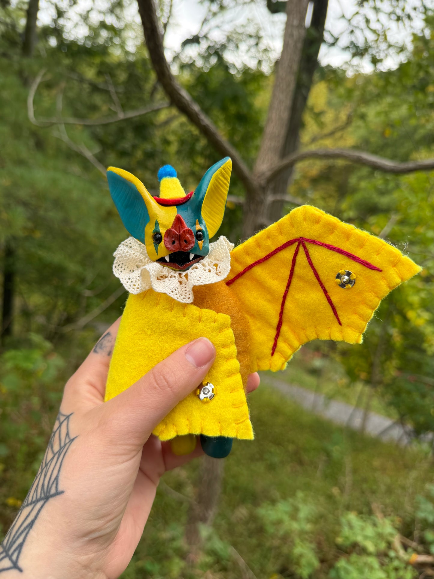 LARGE HANGING BAT (yellow)