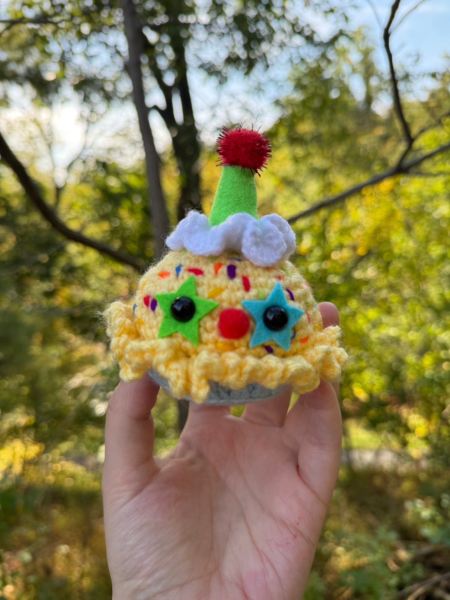 CLOWN CAKE (yellow/blue/stars)