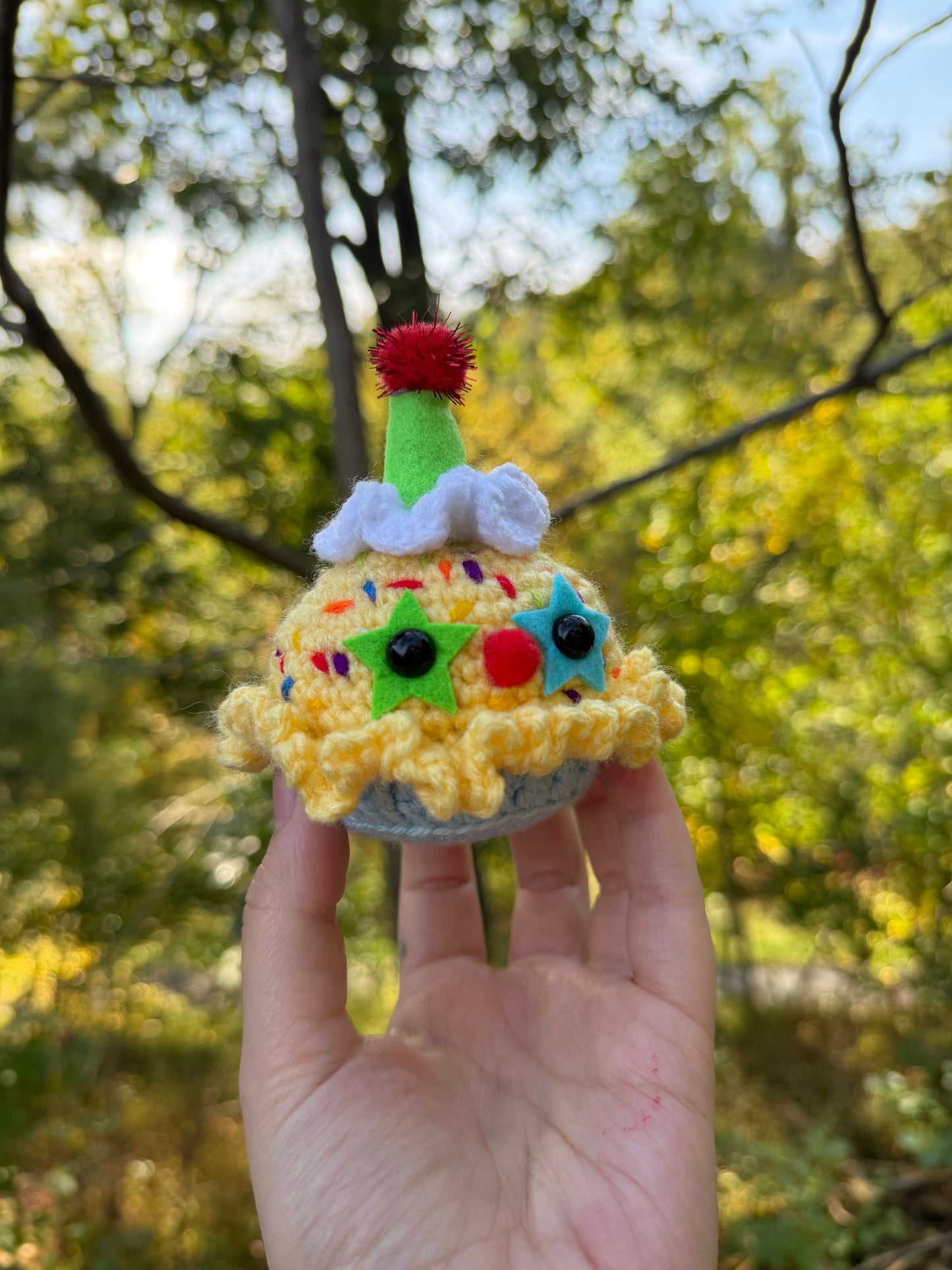 CLOWN CAKE (yellow/blue/stars)