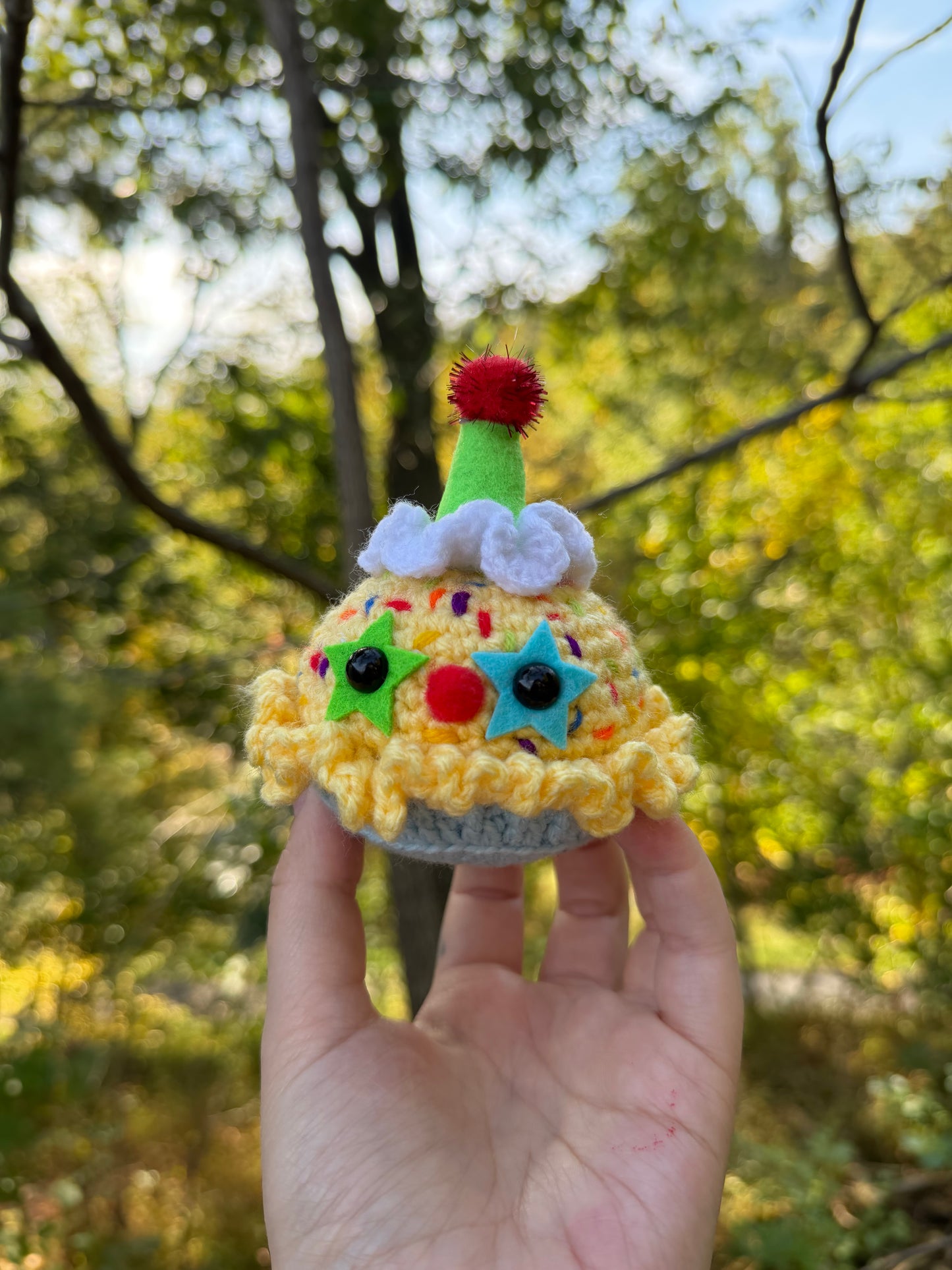 CLOWN CAKE (yellow/blue/stars)