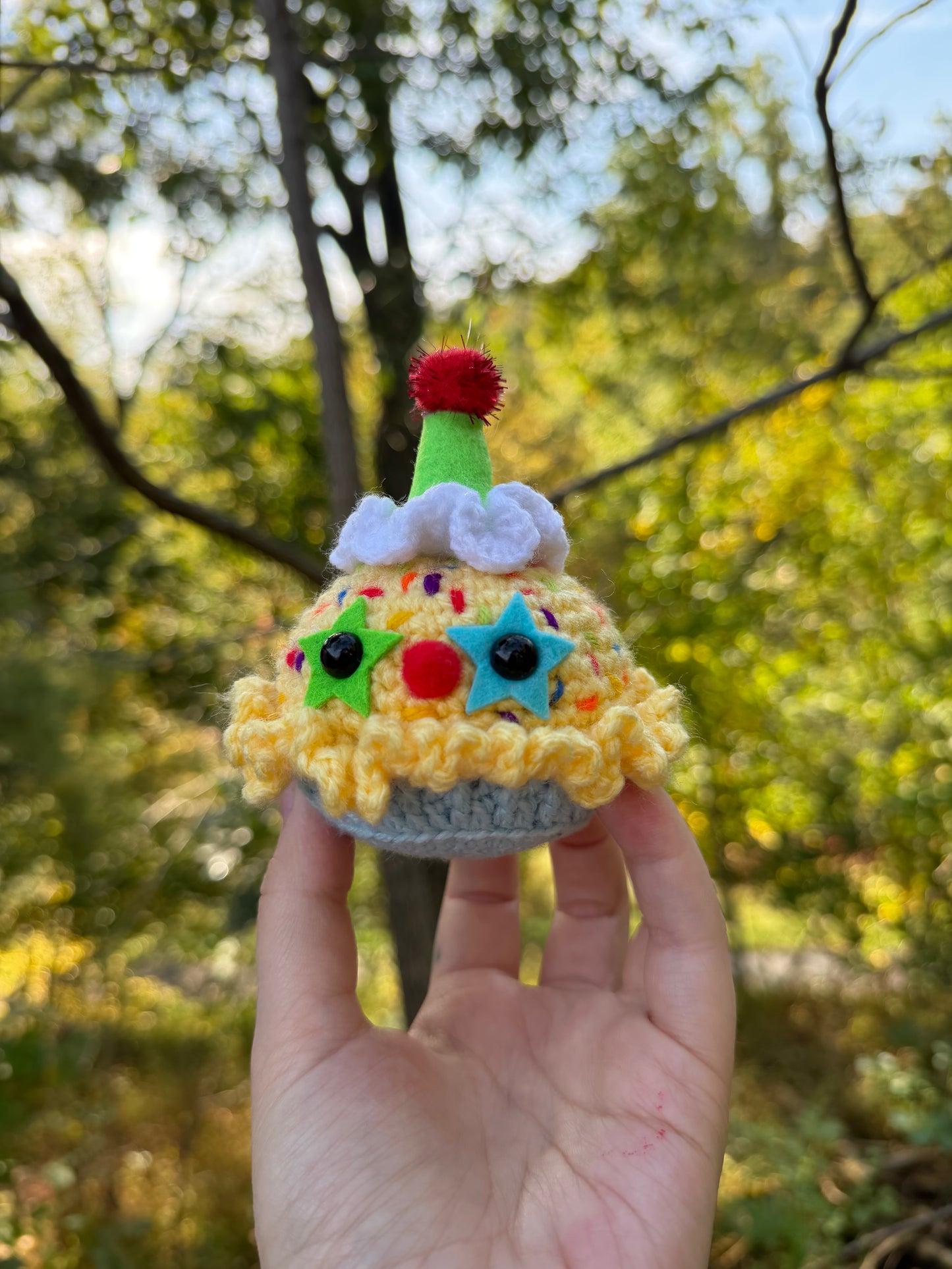 CLOWN CAKE (yellow/blue/stars)