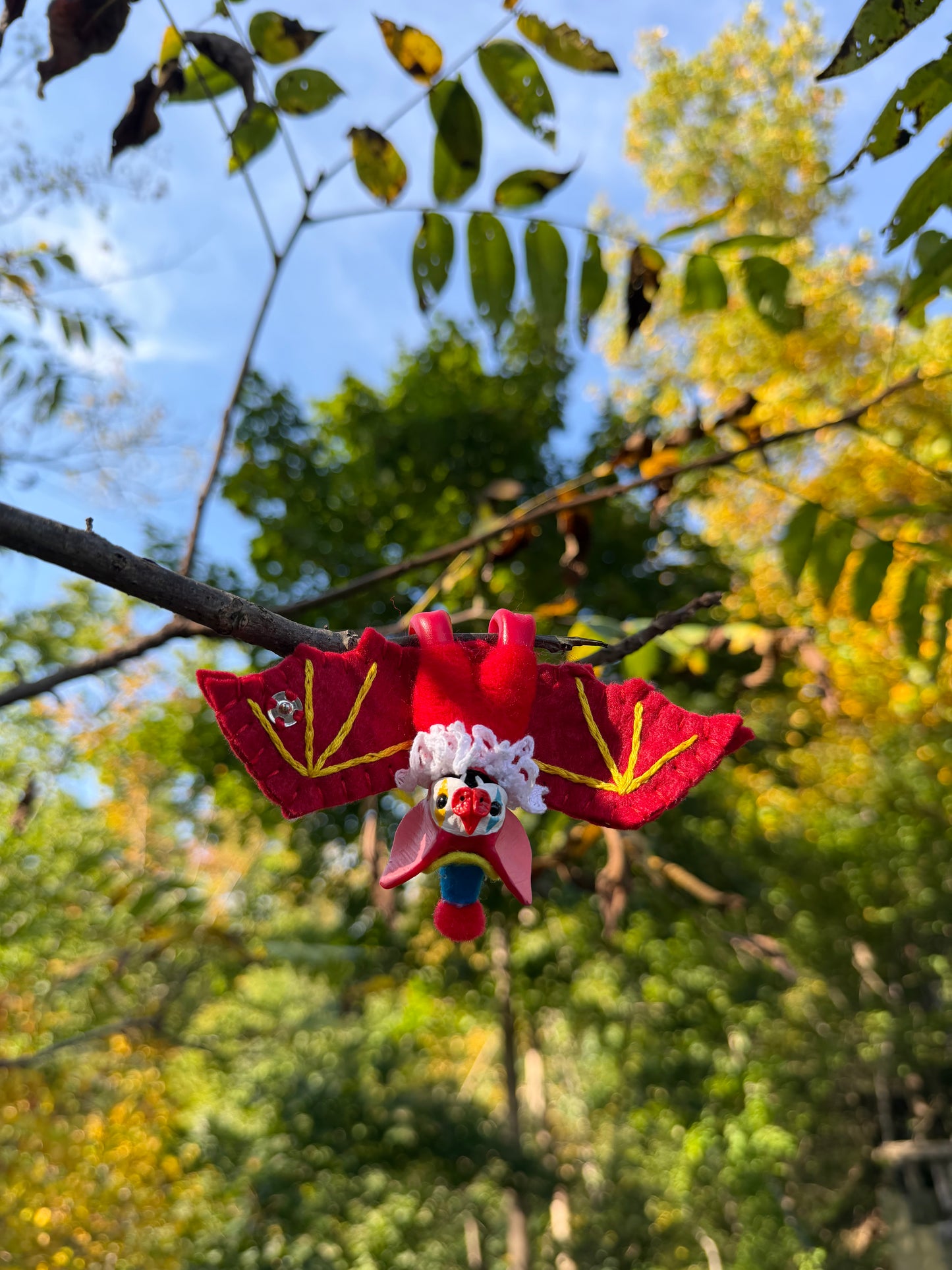 MINI HANGING BAT (red)