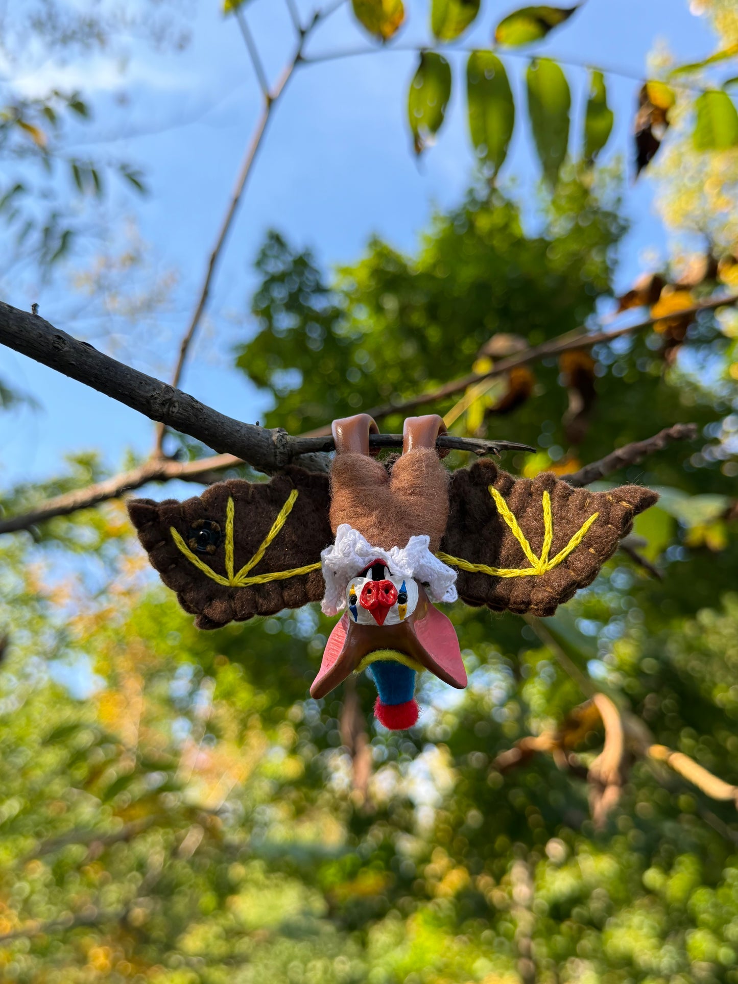 MINI HANGING BAT (brown)