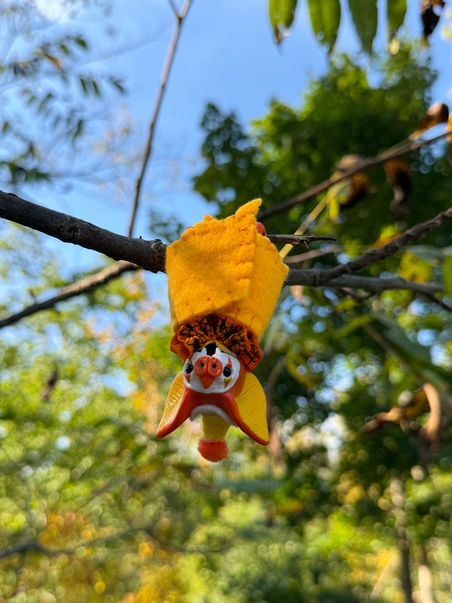 MINI HANGING BAT (orange)