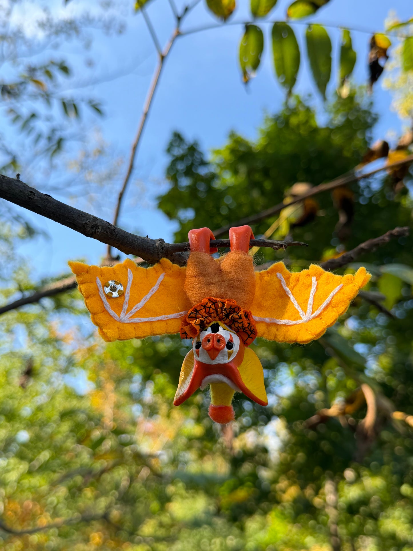 MINI HANGING BAT (orange)