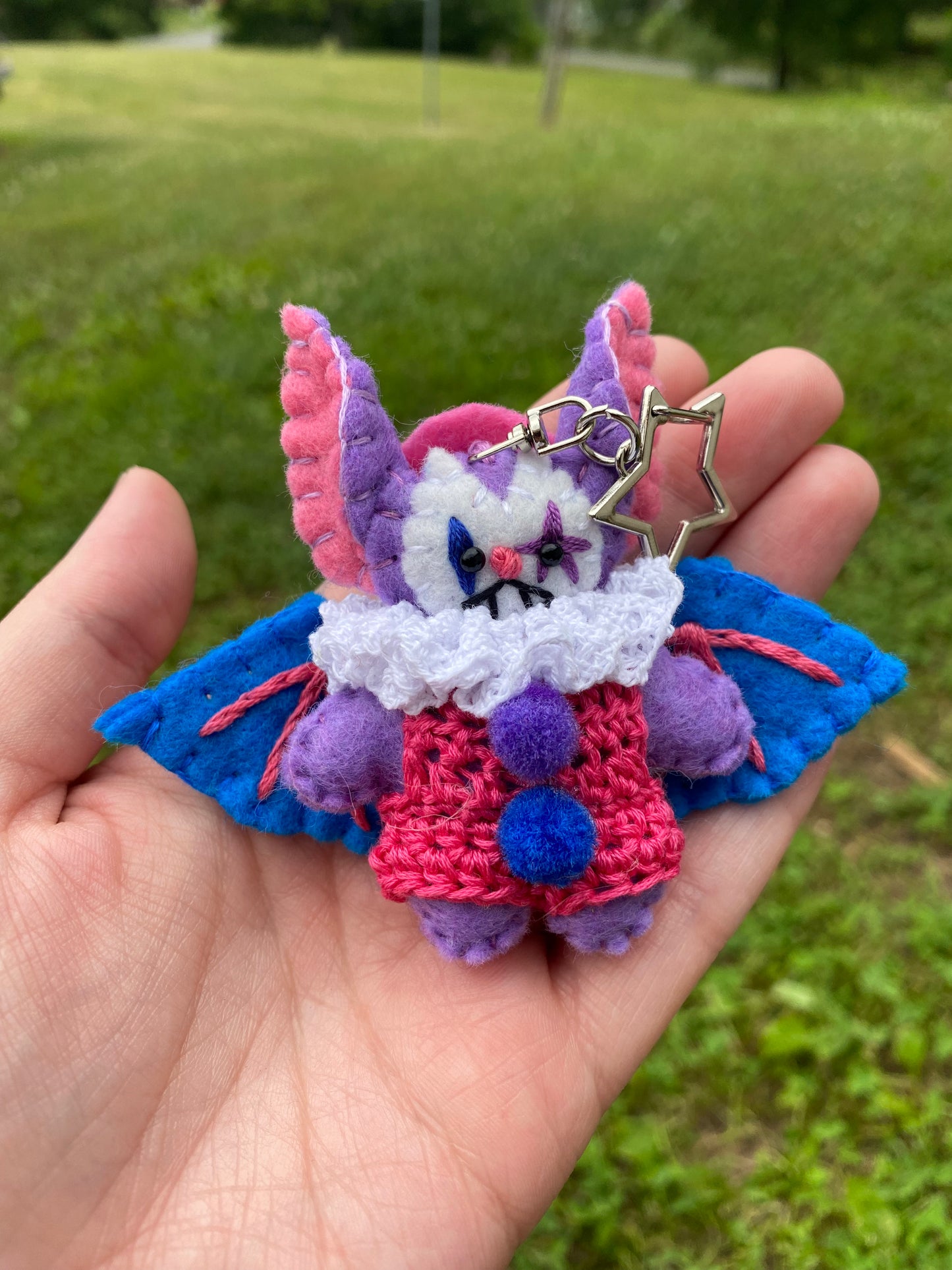 PRIDE BAT POCKET CLOWN CLIP (bisexual)
