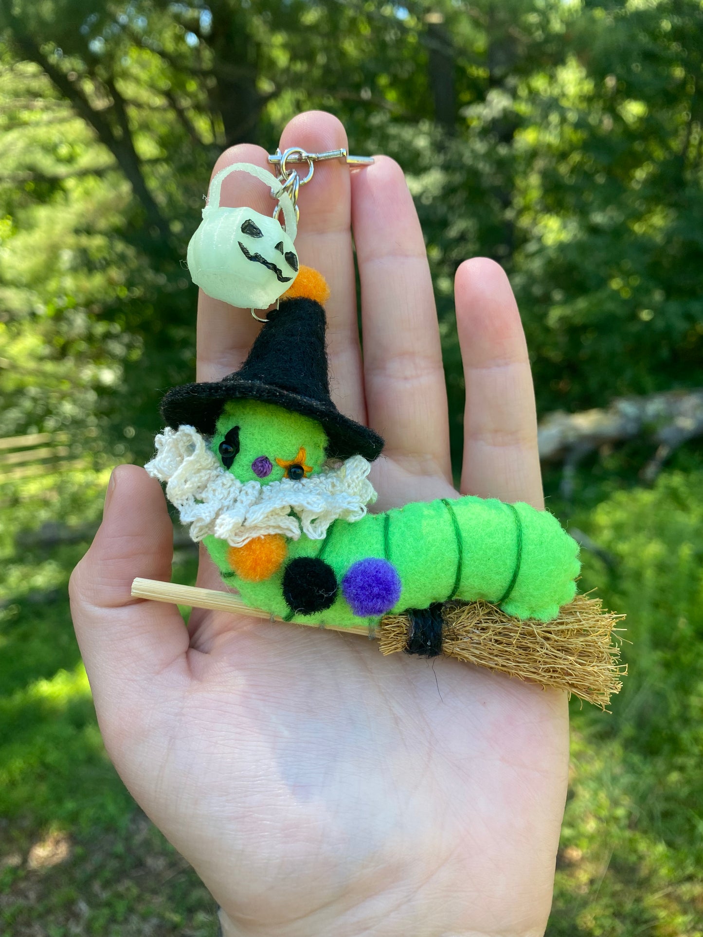 TRICK OR TREAT WORM (green witch)