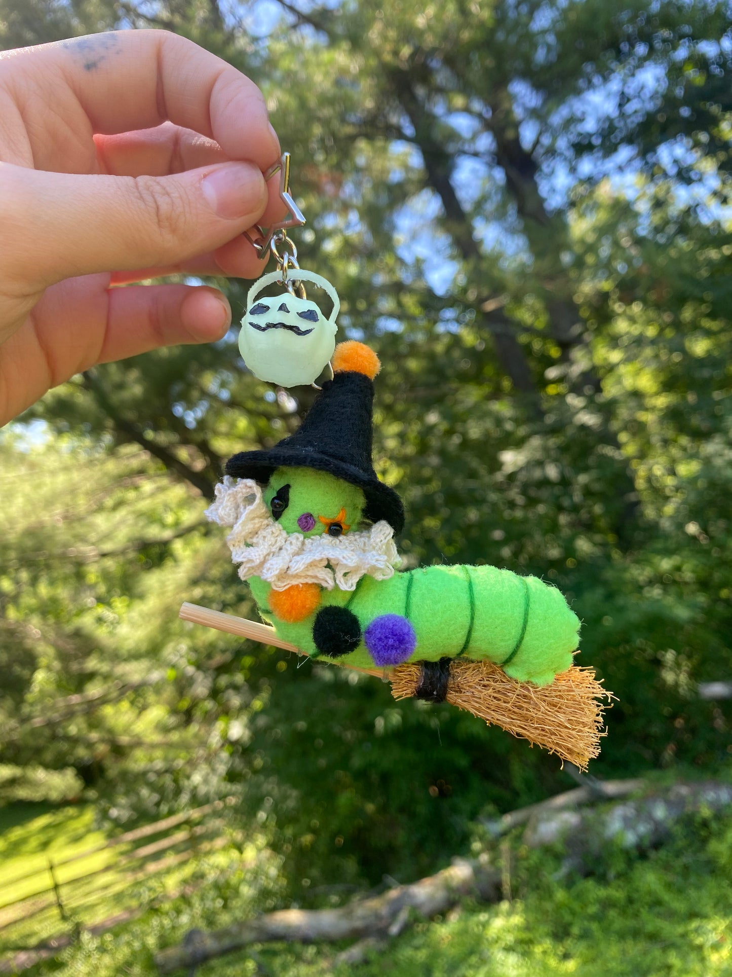 TRICK OR TREAT WORM (green witch)
