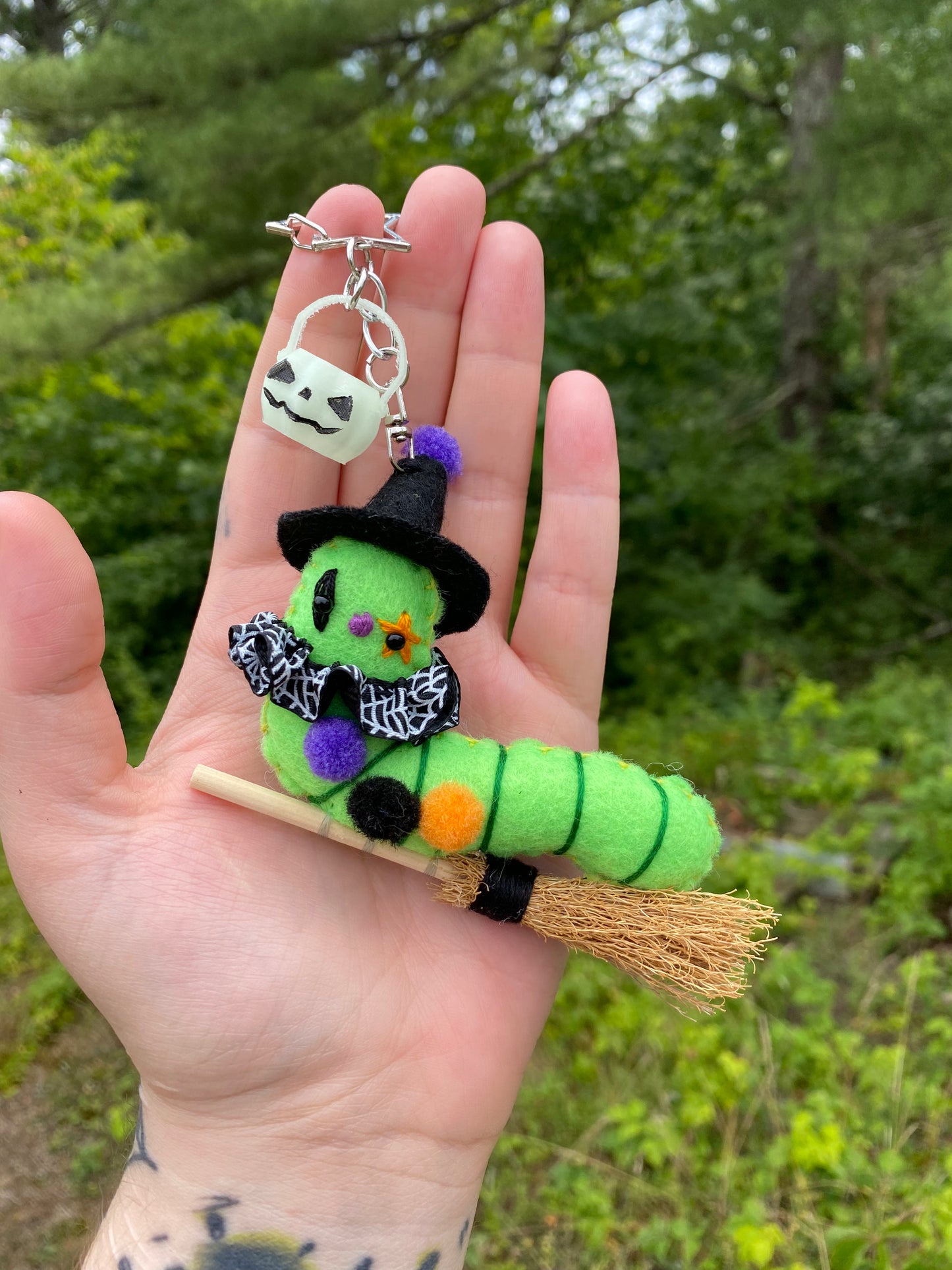 TRICK OR TREAT WORM (green witch)