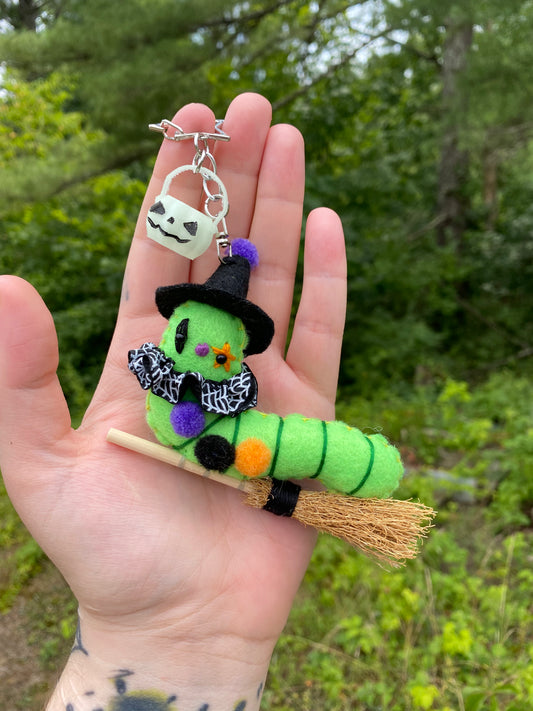 TRICK OR TREAT WORM (green witch)