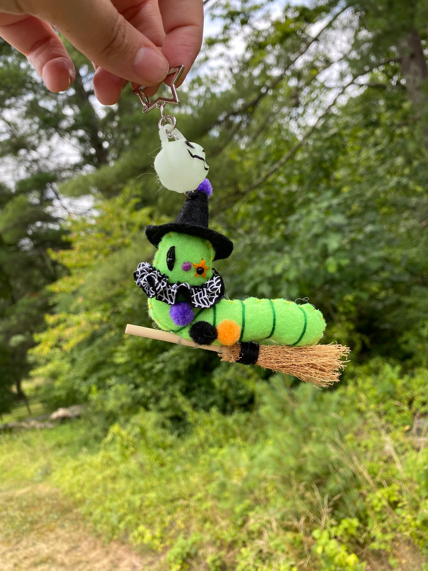 TRICK OR TREAT WORM (green witch)