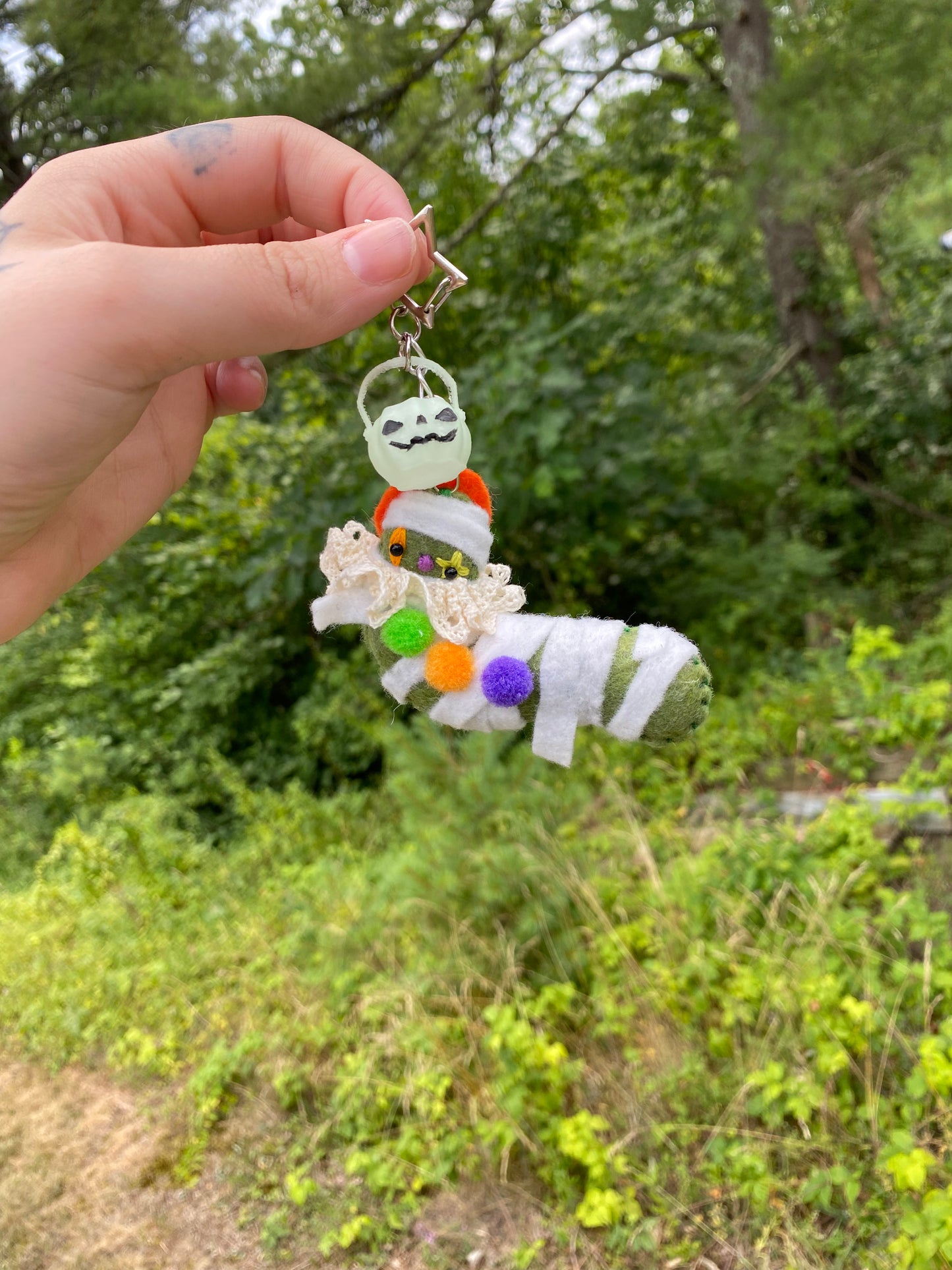 TRICK OR TREAT WORM (green mummy)