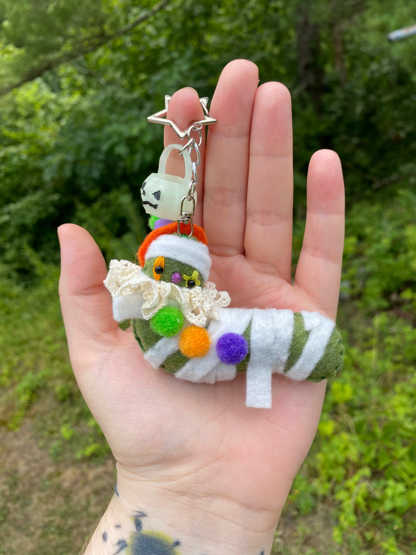 TRICK OR TREAT WORM (green mummy)