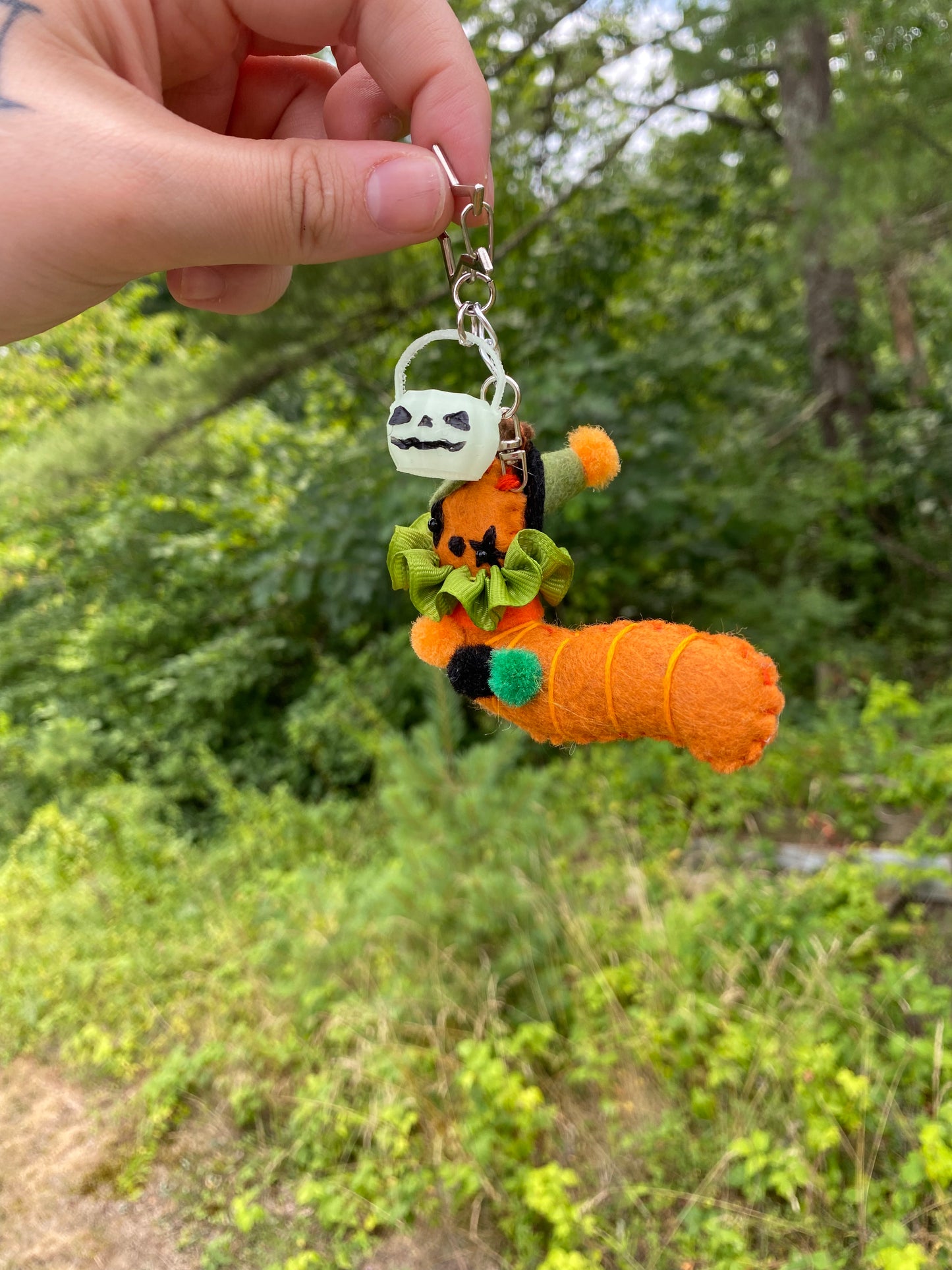 TRICK OR TREAT WORM (jack-o'-lantern burnt orange)