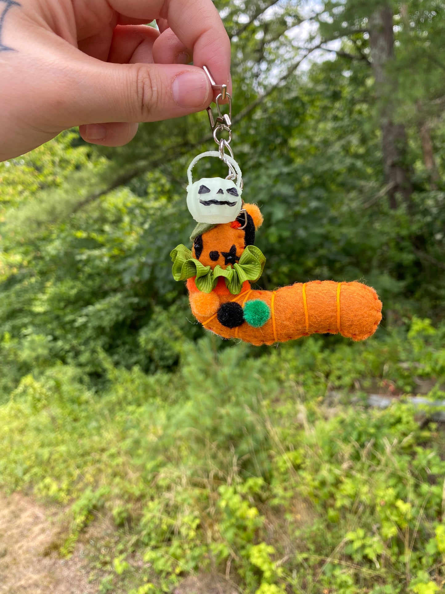 TRICK OR TREAT WORM (jack-o'-lantern burnt orange)
