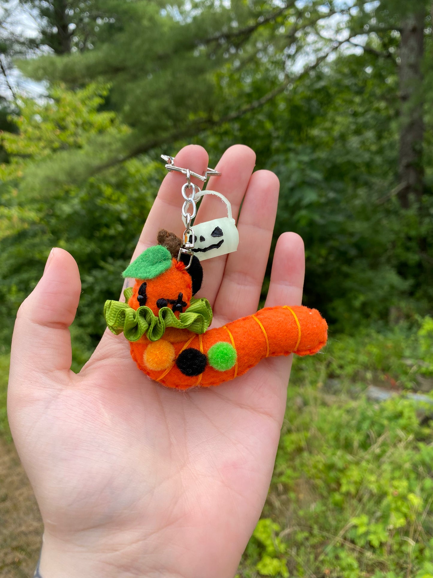 TRICK OR TREAT WORM (jack-o'-lantern orange)