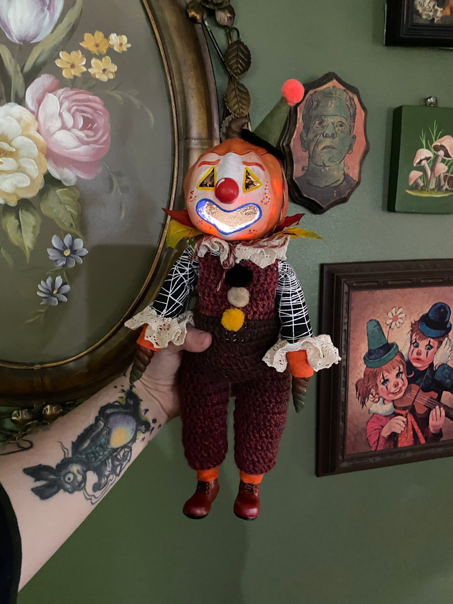 LIGHT UP JACK-O-LANTERN CLOWN -ART DOLL